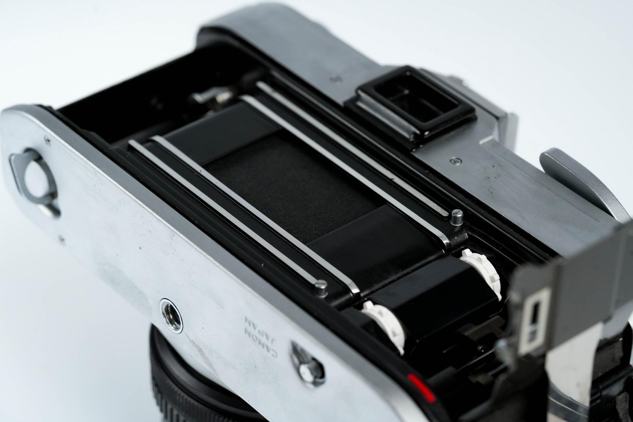 Canon FT QL + Tokina RMC 28mm f/2.8 – Fully functional + free 35mm film