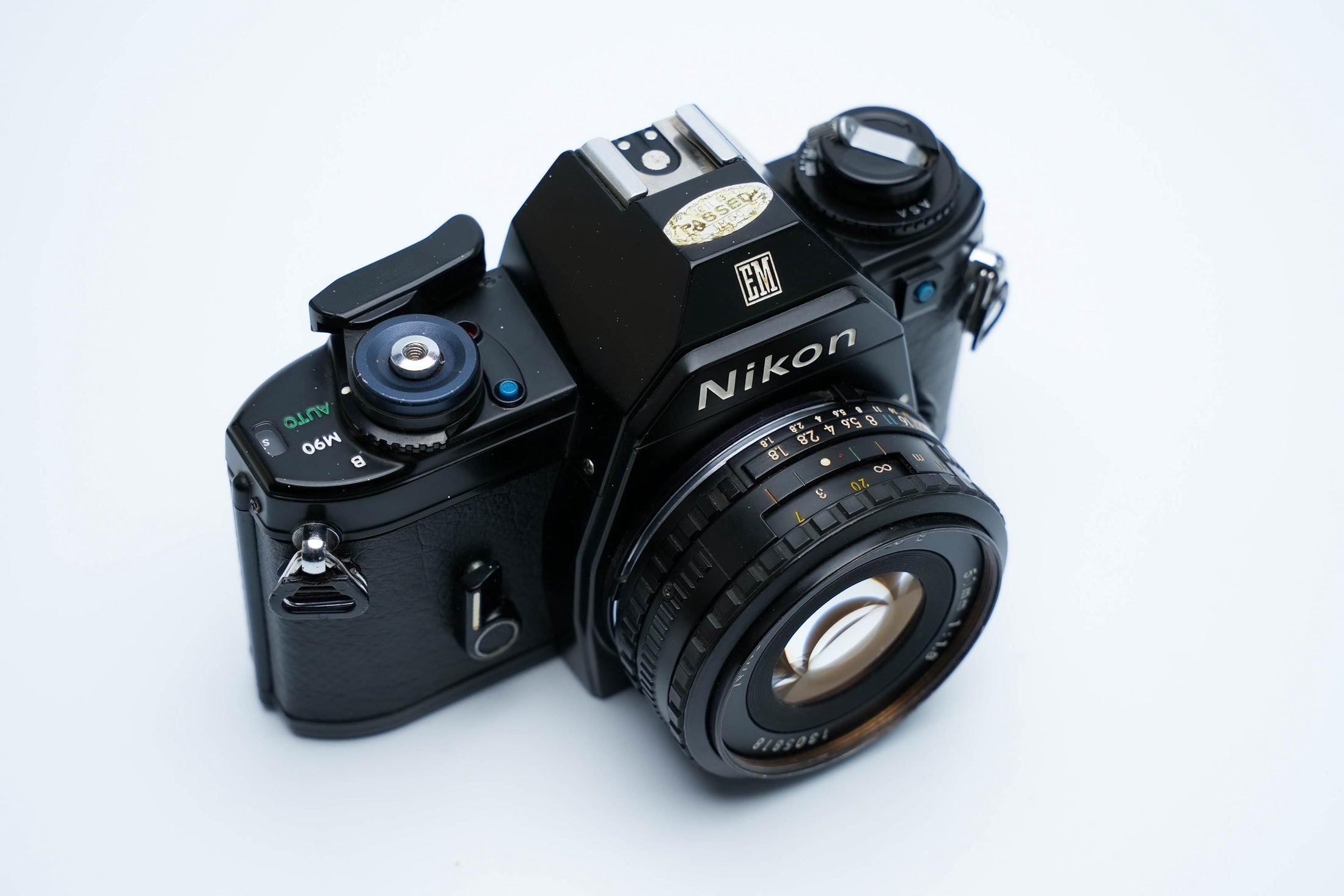 Nikon EM – Nikon Series E 50mm f/1.8 + Free Kodak Gold 35mm Film
