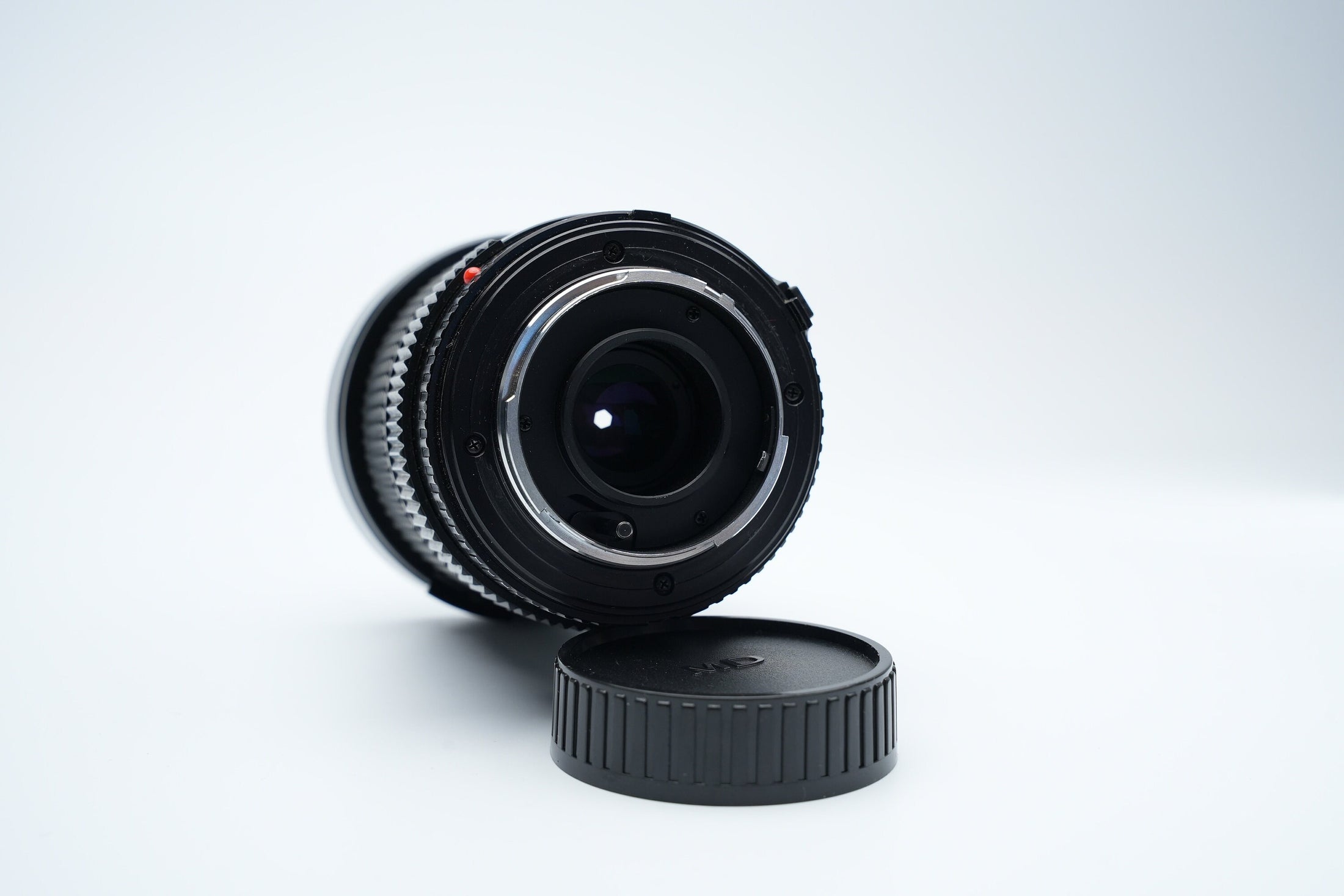 Minolta MD 35-70mm f/3.5 Macro Zoom Lens with Lens Hood