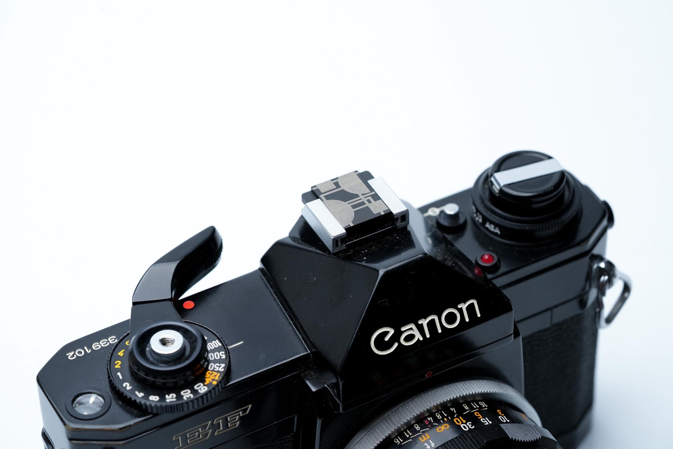 Bauhaus flitsschoendeksel – gelaserd aluminium – zwart gecoat – abstract blokkenpatroon