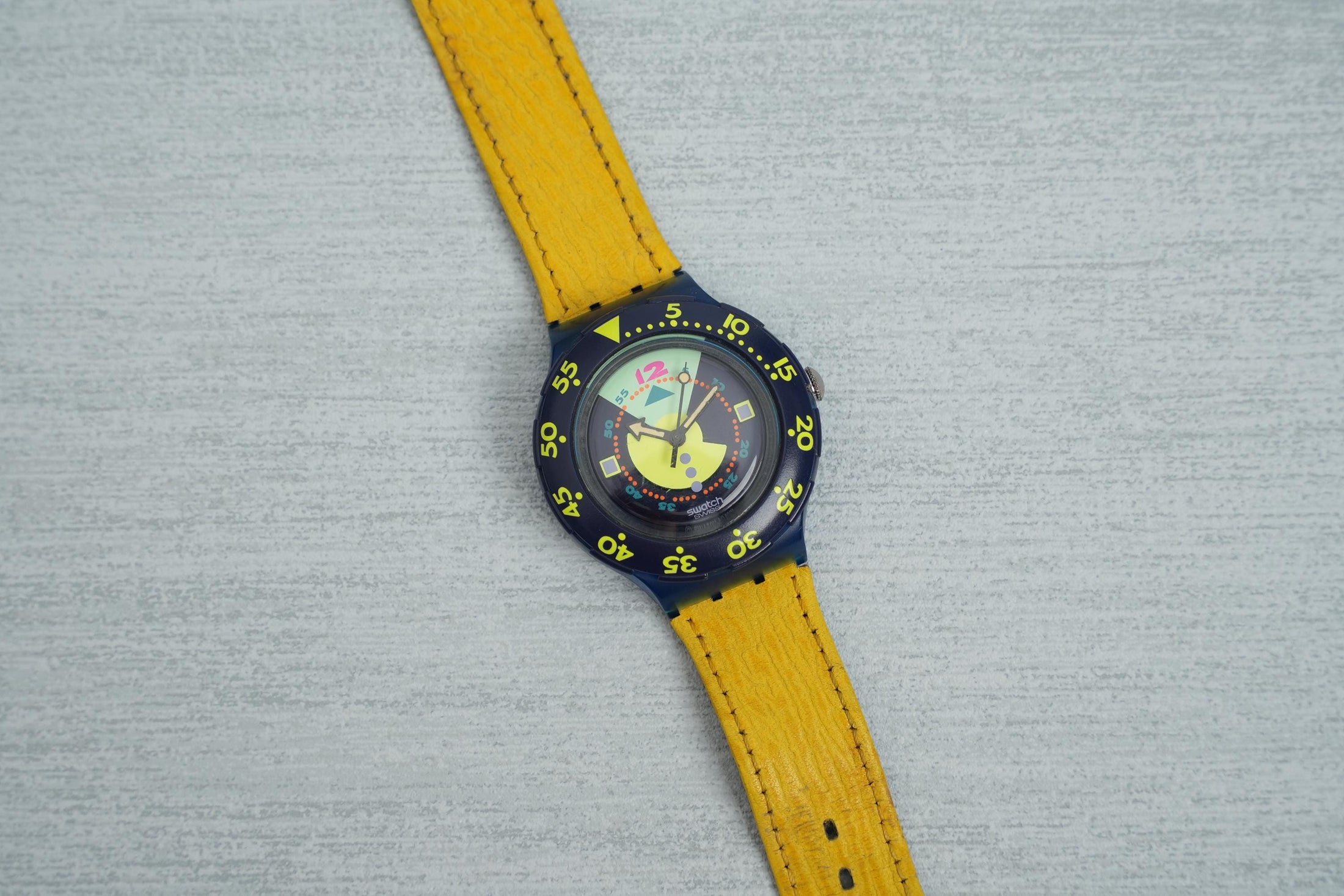 Swatch Scuba 200 "Divine" SDN102 – Vintage Dive Watch 1990 with Yellow Leather Strap