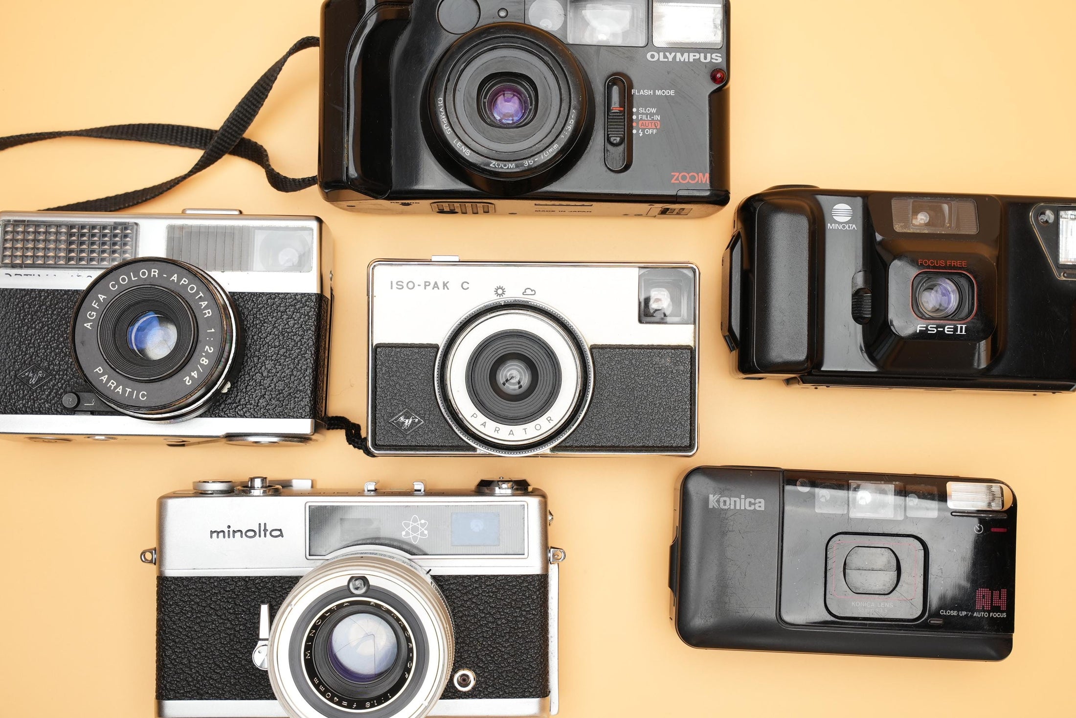 Vintage cameras for decoration - A Stylish Retro Touch for your Interior!
