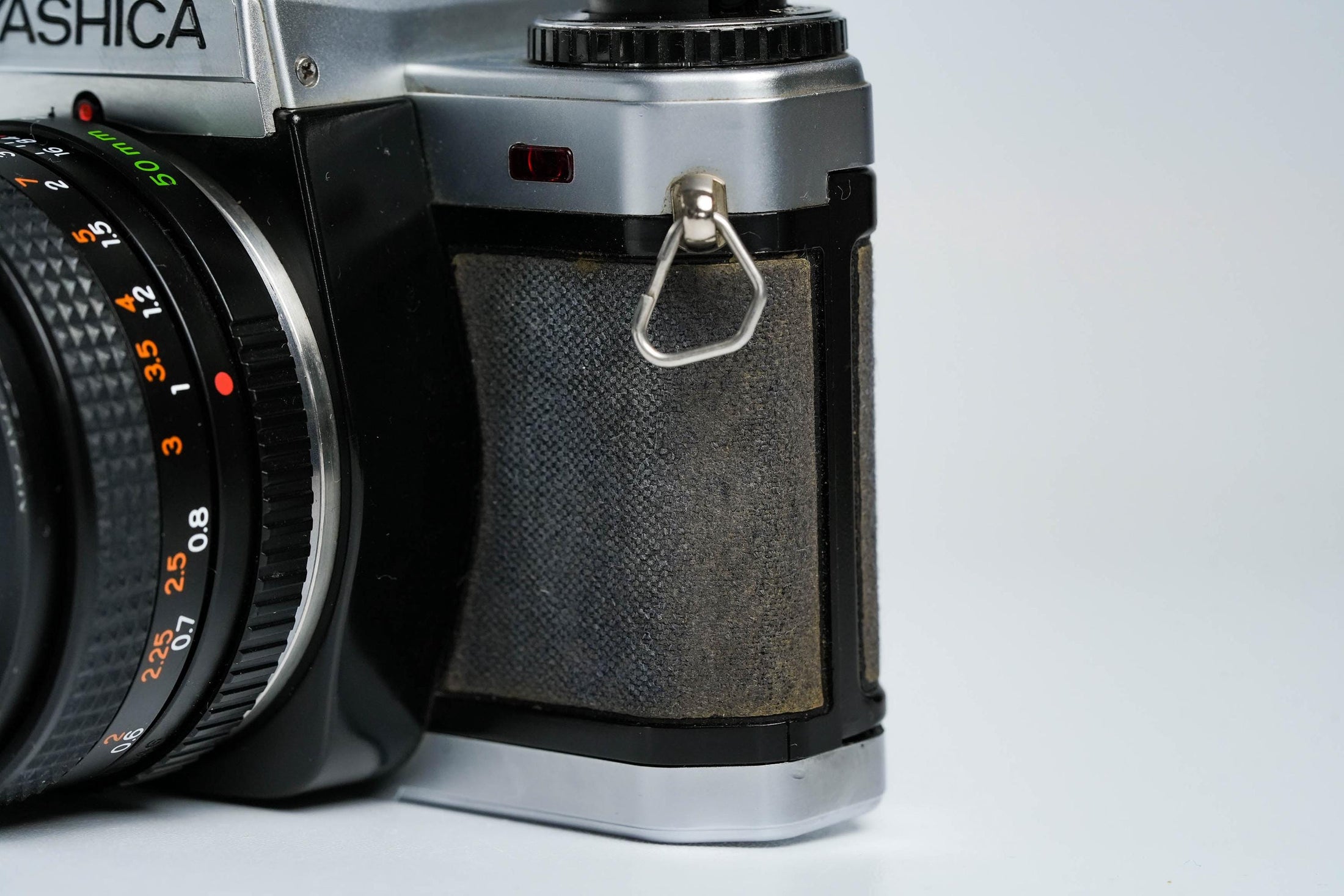 Yashica FX-70 Quartz + Yashica 50mm f/2 + Free Kodak Gold – Vintage 35mm SLR | Fully working