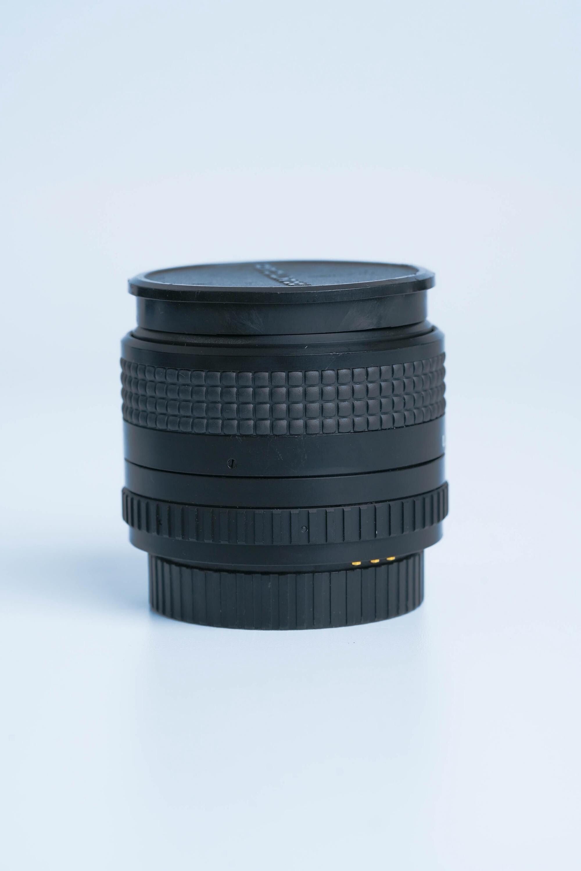 Pentacon Prakticar 28mm f/2.8 – Vintage Wide Angle Lens (PB Mount) | Fully Working