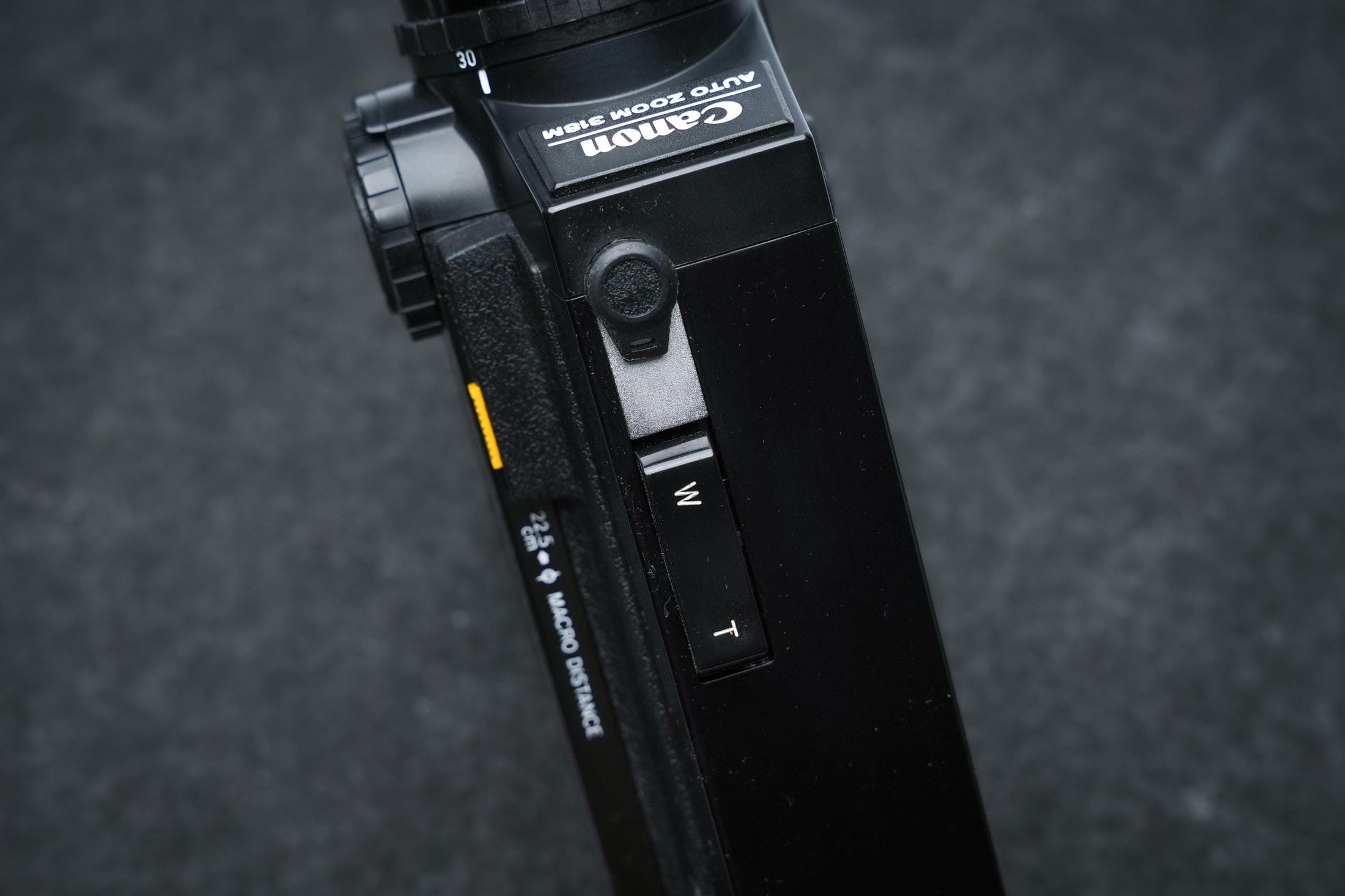 Canon Auto Zoom 318M Super 8 Camera uit 1976, macrofunctie en originele accessoires – ideaal voor filmmakers, reizigers en verzamelaars