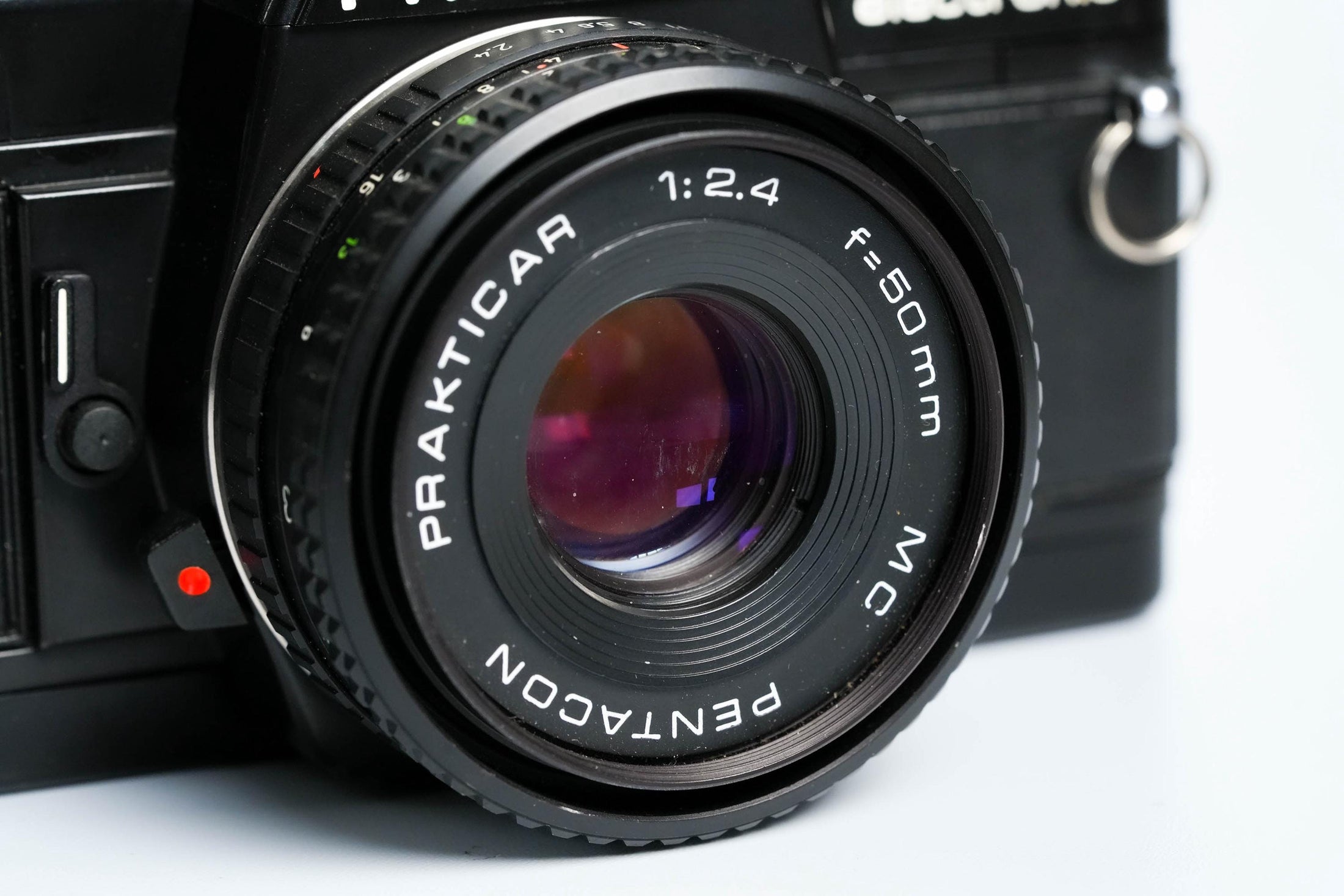 'Praktica BCA + Prakticar 50mm f/2.4 + free 35mm film – Electronic vintage SLR'