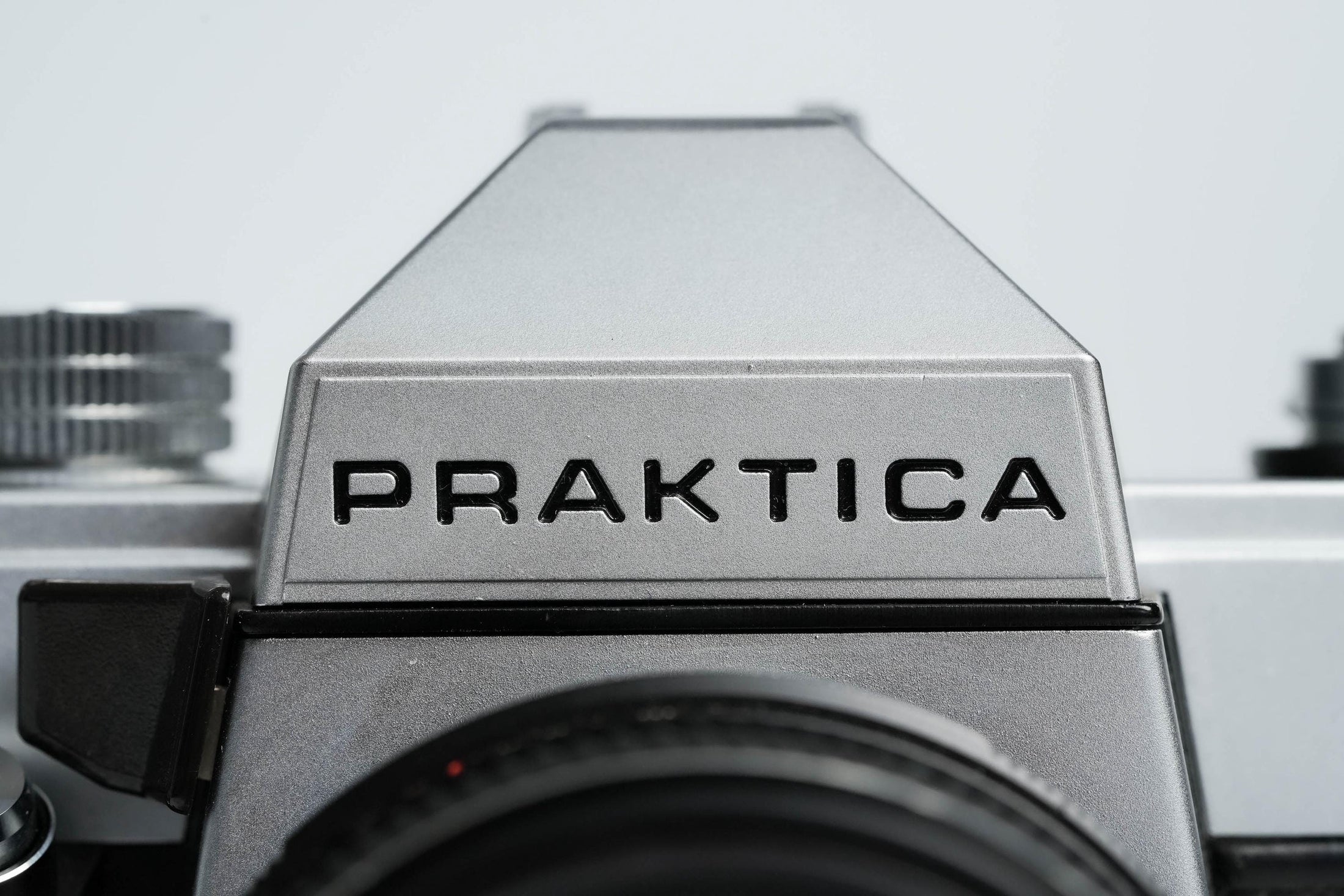 Praktica MTL 3 + Pentacon 50mm f/1.8 – Classic East German SLR with sharp prime lens