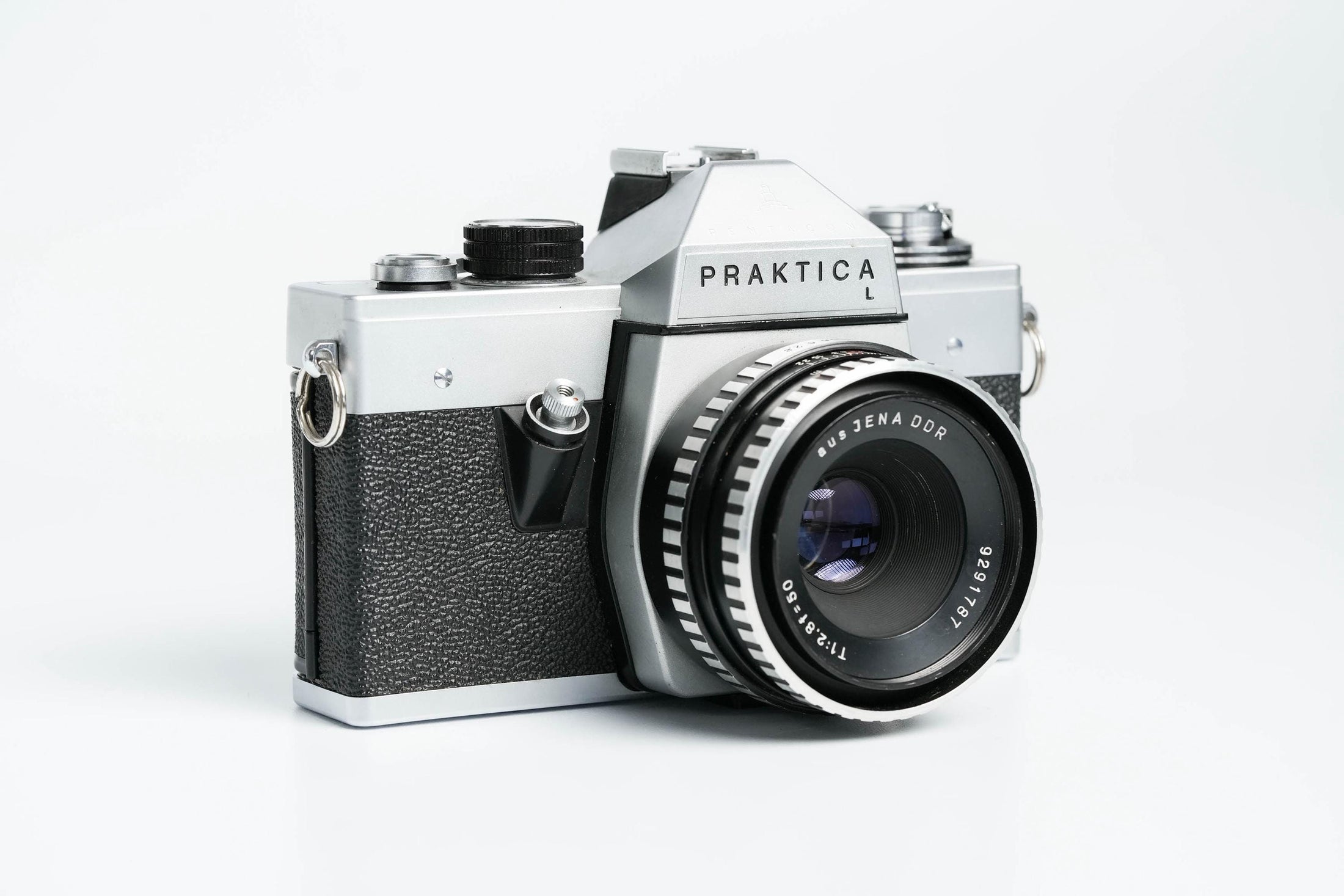 Praktica L + Carl Zeiss Jena 50mm f/2.8 + Free 35mm film – Classic DDR SLR