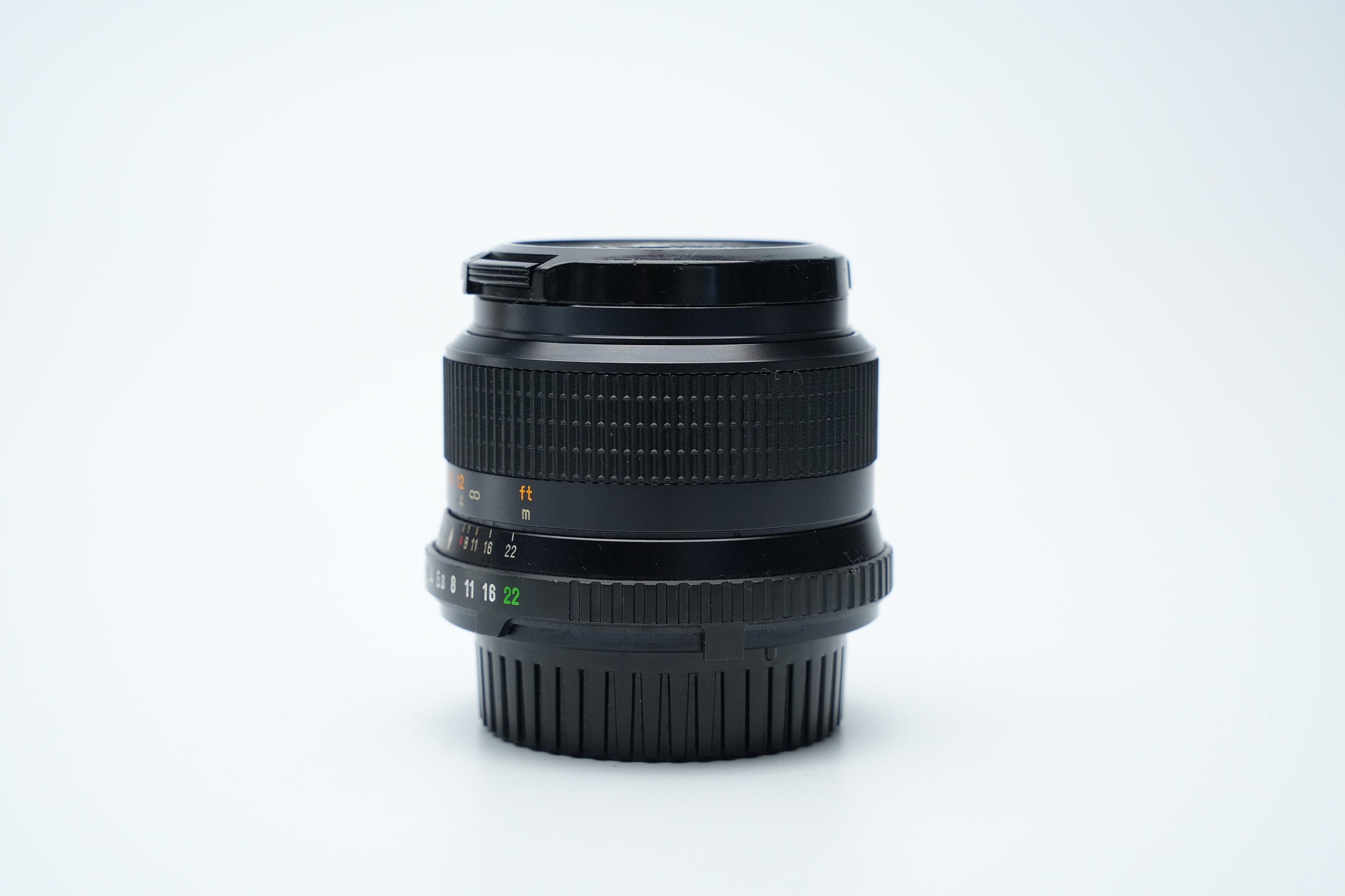 Minolta MD W.Rokkor 28mm f/2.8 Vintage Wide-Angle Lens – Ideal for Landscape and Street Photography