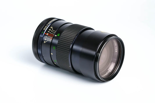 Vivitar 135mm f2.8 (Canon FD) – Classic Telephoto Lens with Beautiful Bokeh