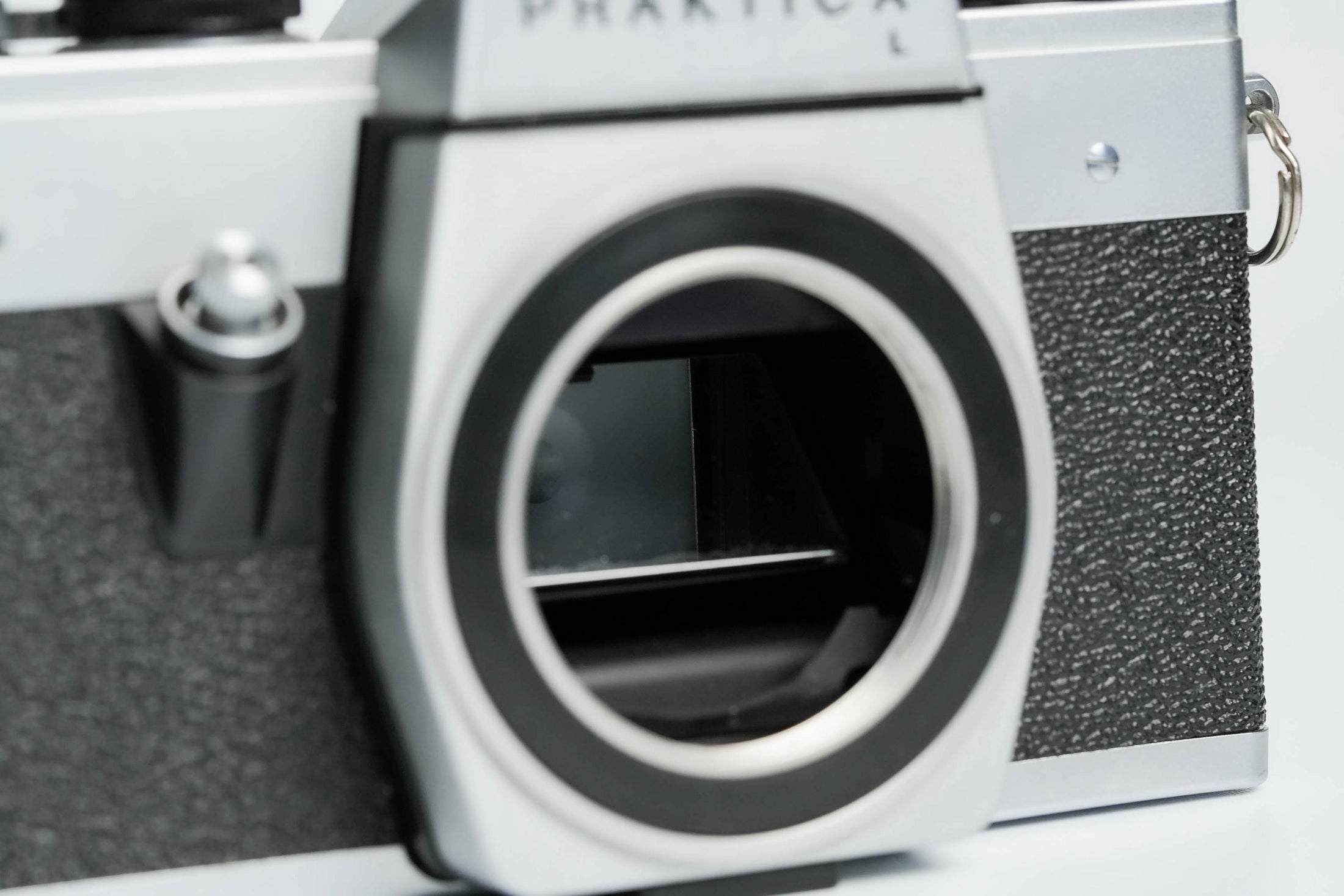 Praktica L + Carl Zeiss Jena 50mm f/2.8 + Free 35mm film – Classic DDR SLR