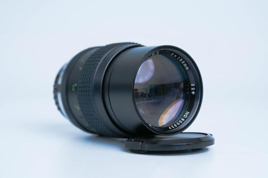 Sun 135mm f/2.8 Telelens (Yashica/Contax vatting) – Vintage MF Lens | Fully Working