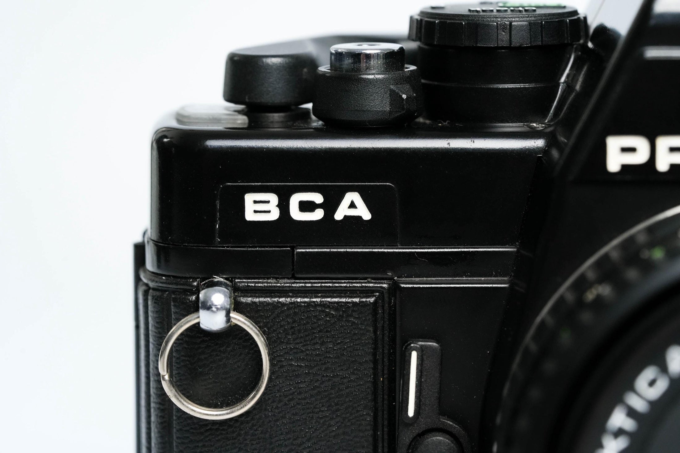 'Praktica BCA + Prakticar 50mm f/2.4 + free 35mm film – Electronic vintage SLR'
