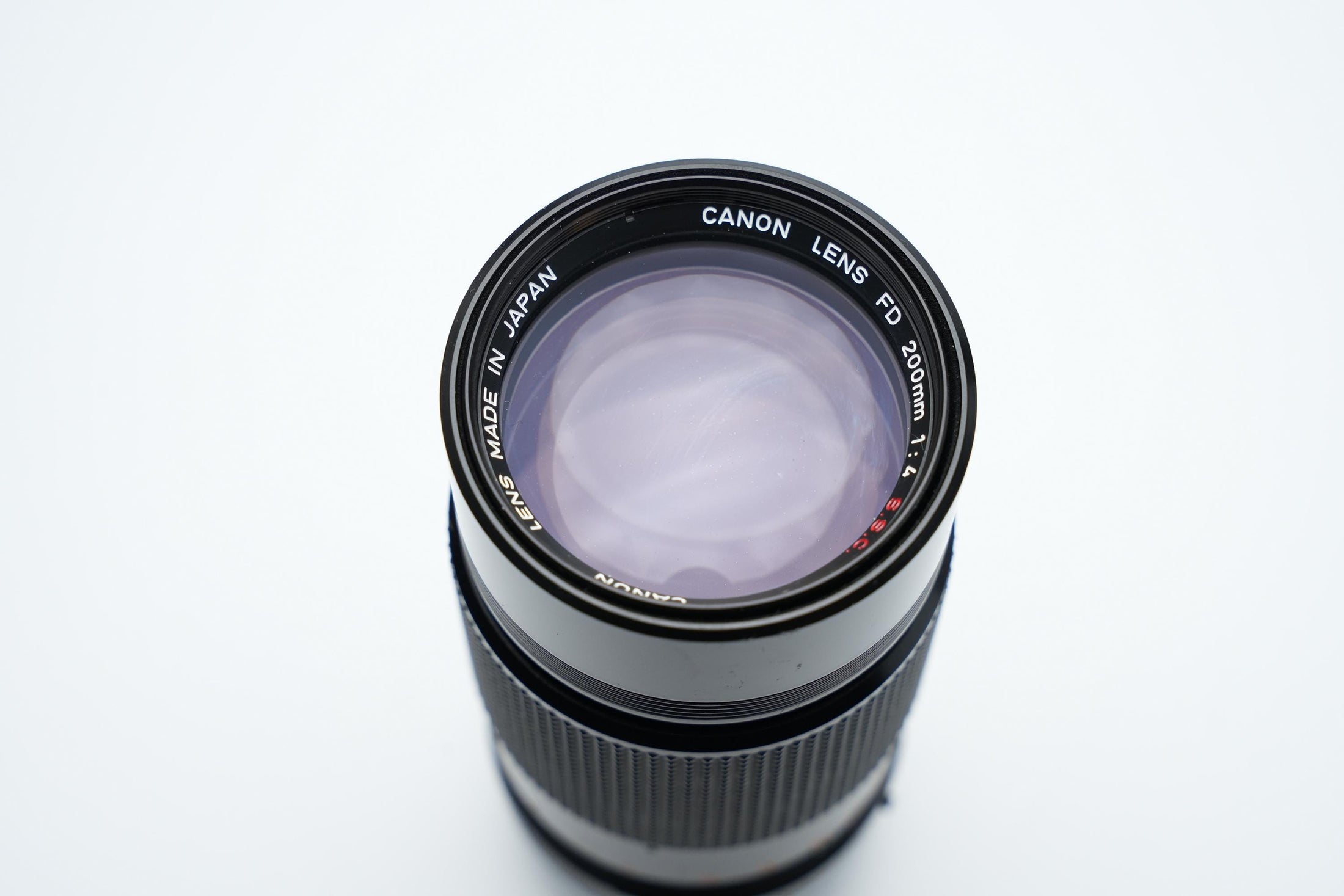Canon FD 200mm f/4 S.S.C. Telelens - Iconic Optics with Cleaning Potential