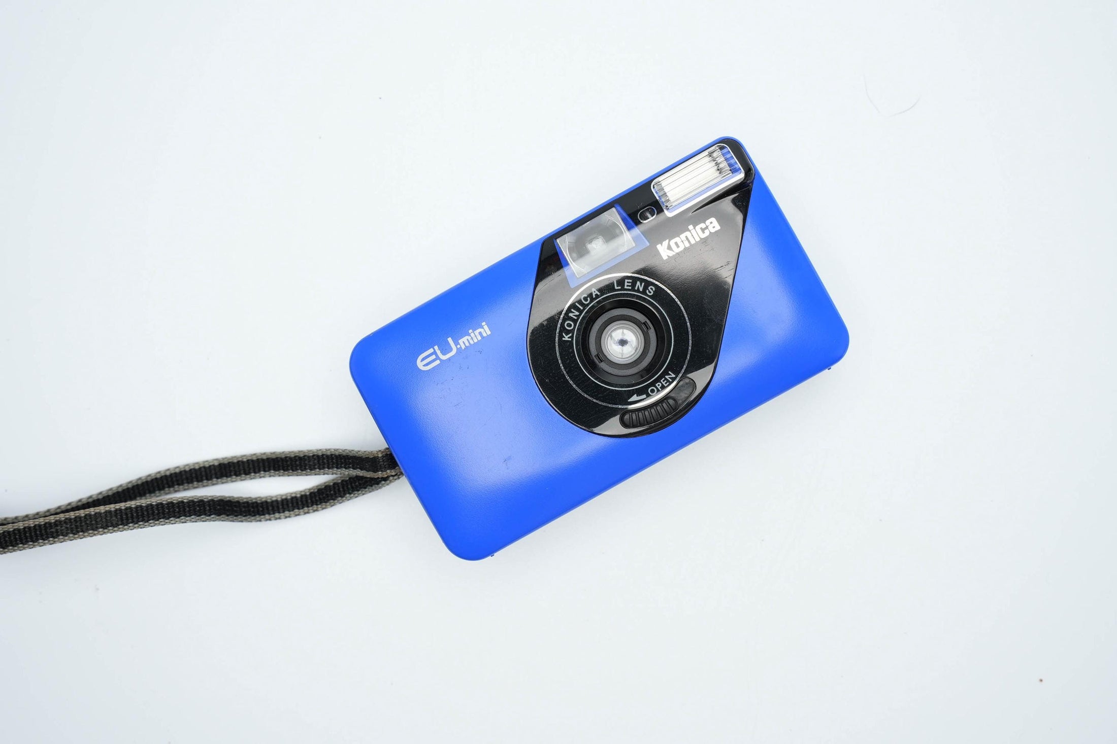 Konica EU-mini Point-and-Shoot Camera in Iconic Blue – Compact and Vintage Cool