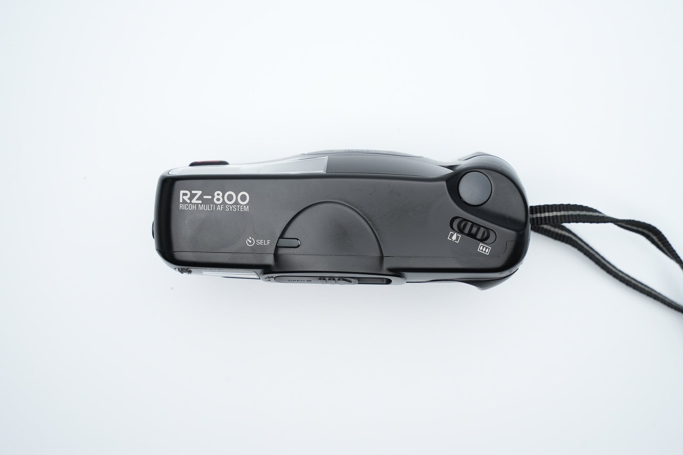 Ricoh RZ-800 - Compact 35mm Point-and-Shoot Camera with Zoom Lens and Macro Function