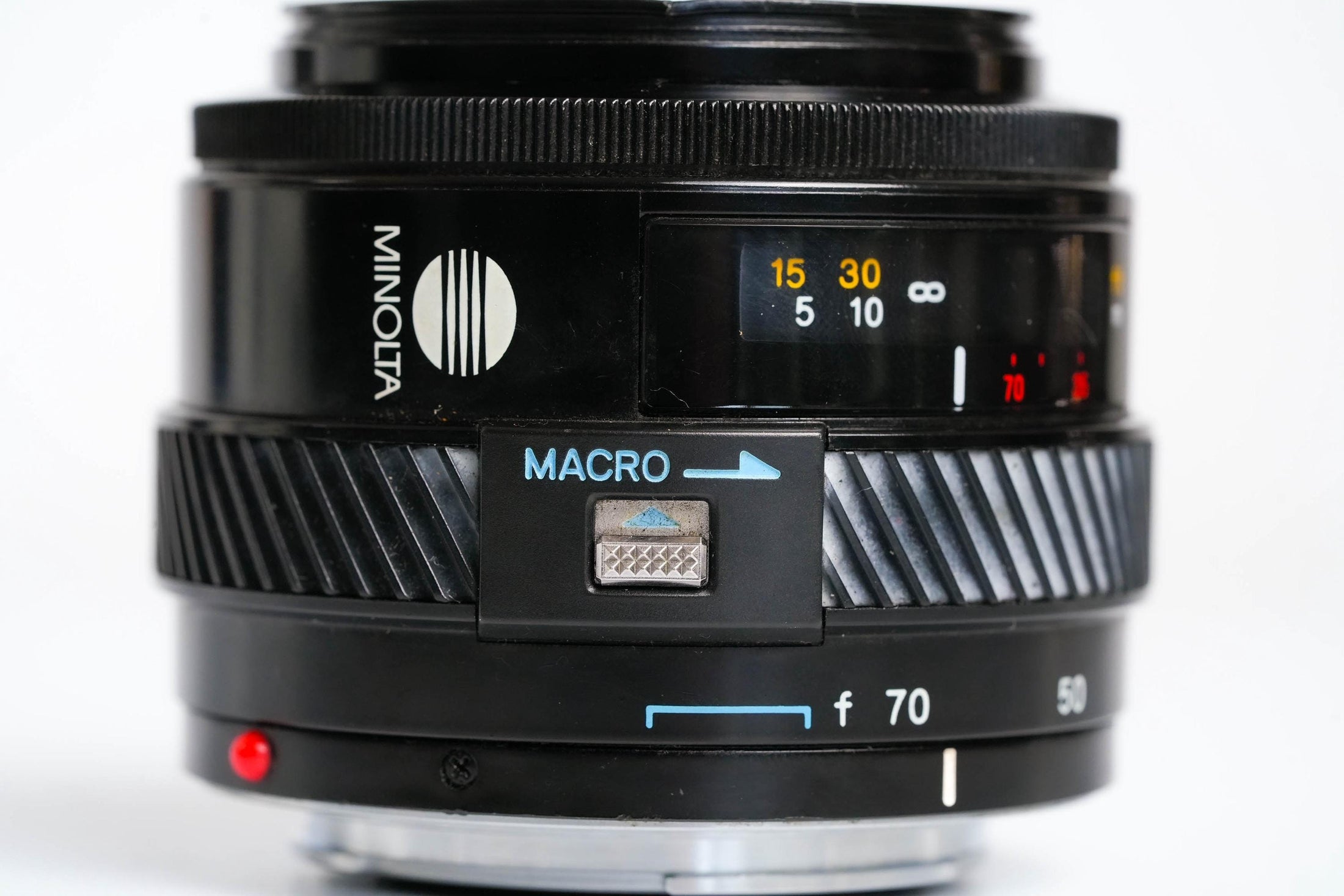 Minolta 35-70mm f/4 AF Zoom Lens – Compact and Versatile Classic