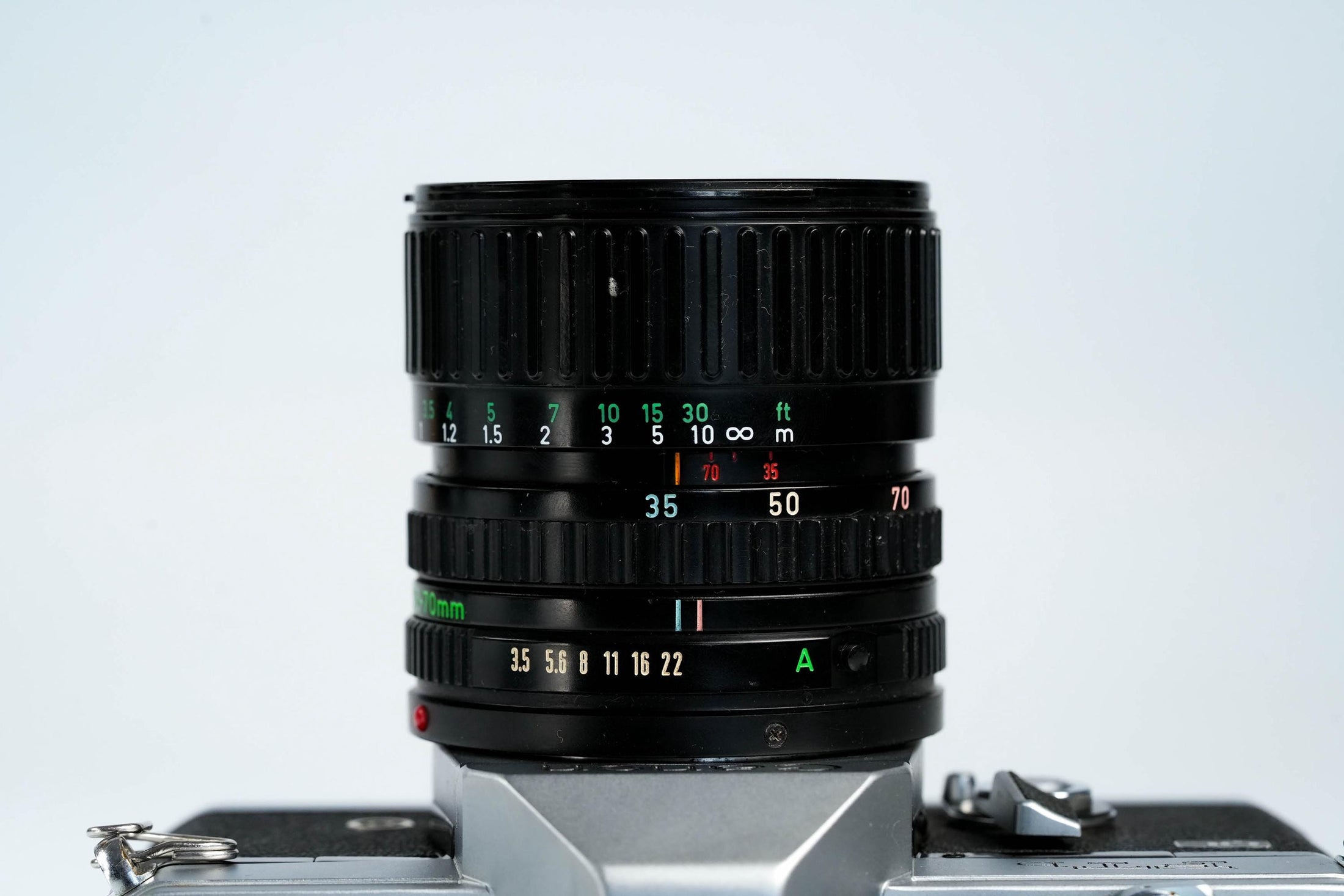 Canon FTb QL + 35-70mm f/3.5-4.5 – Fully working + free 35mm film