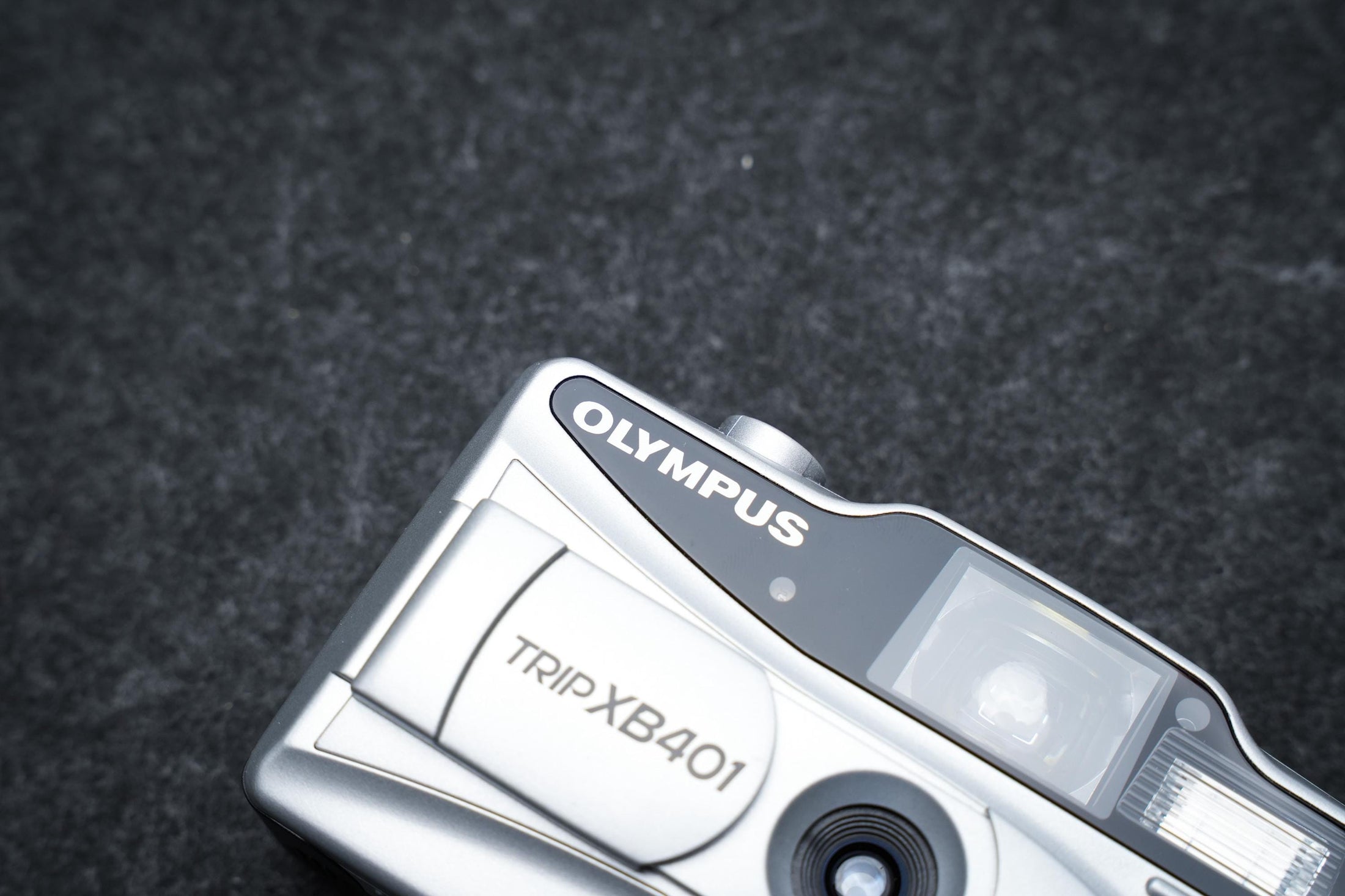 Olympus Trip XB401 + Gratis 35mm film – 35mm compact camera – 2000 – nieuw in doos, old stock, getest
