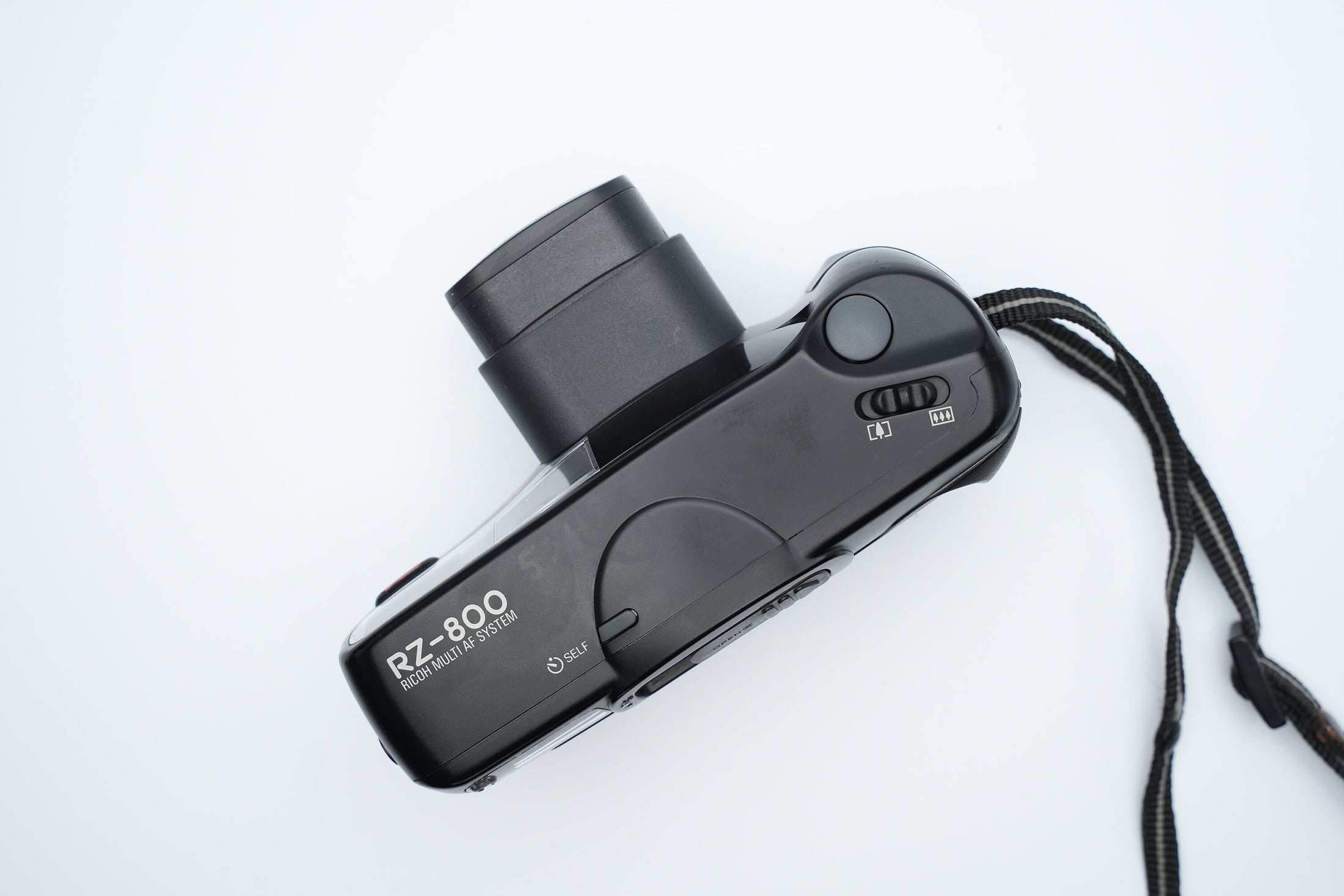 Ricoh RZ-800 - Compact 35mm Point-and-Shoot Camera with Zoom Lens and Macro Function