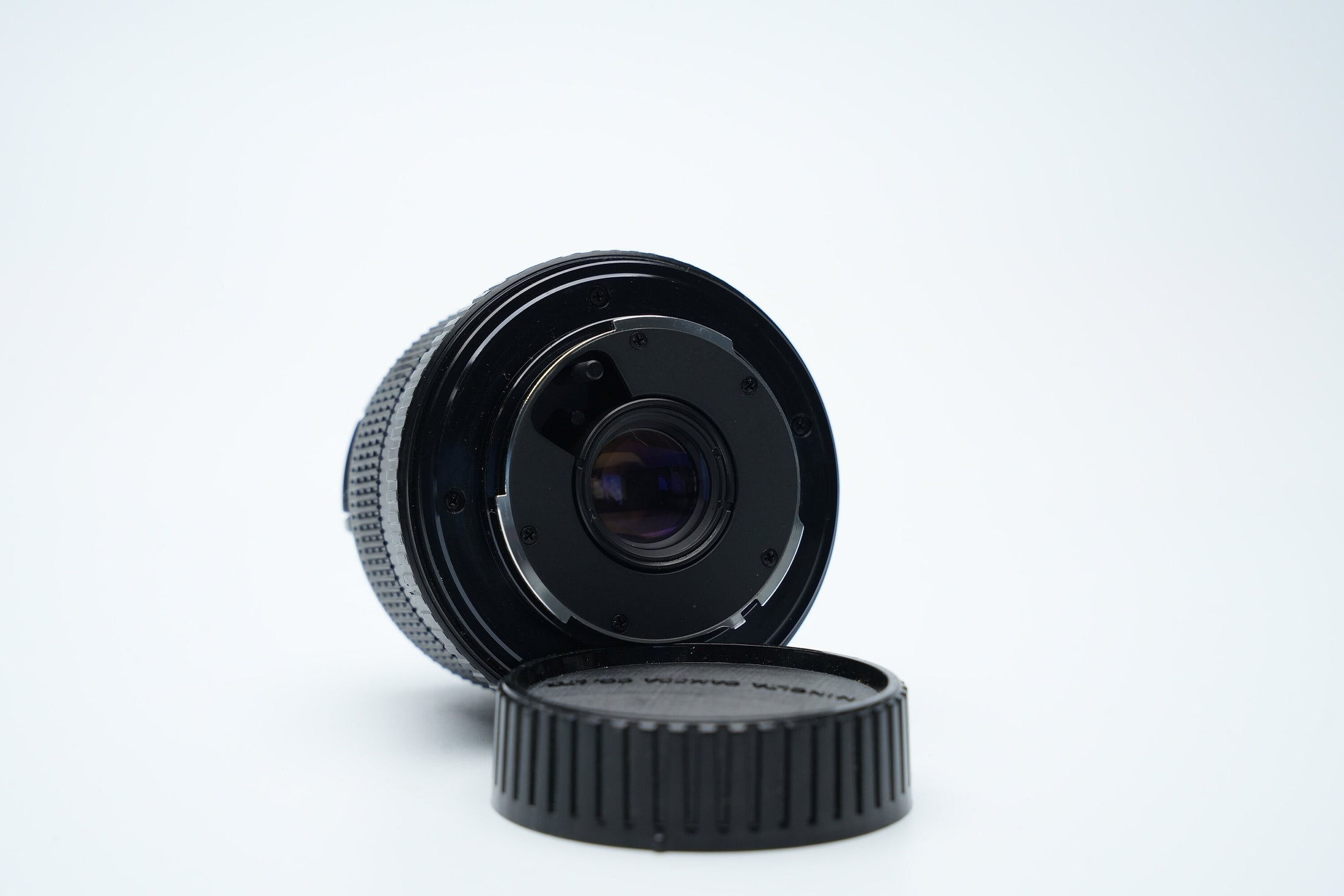 Minolta MD W.Rokkor 28mm f/2.8 Vintage Wide-Angle Lens – Ideal for Landscape and Street Photography