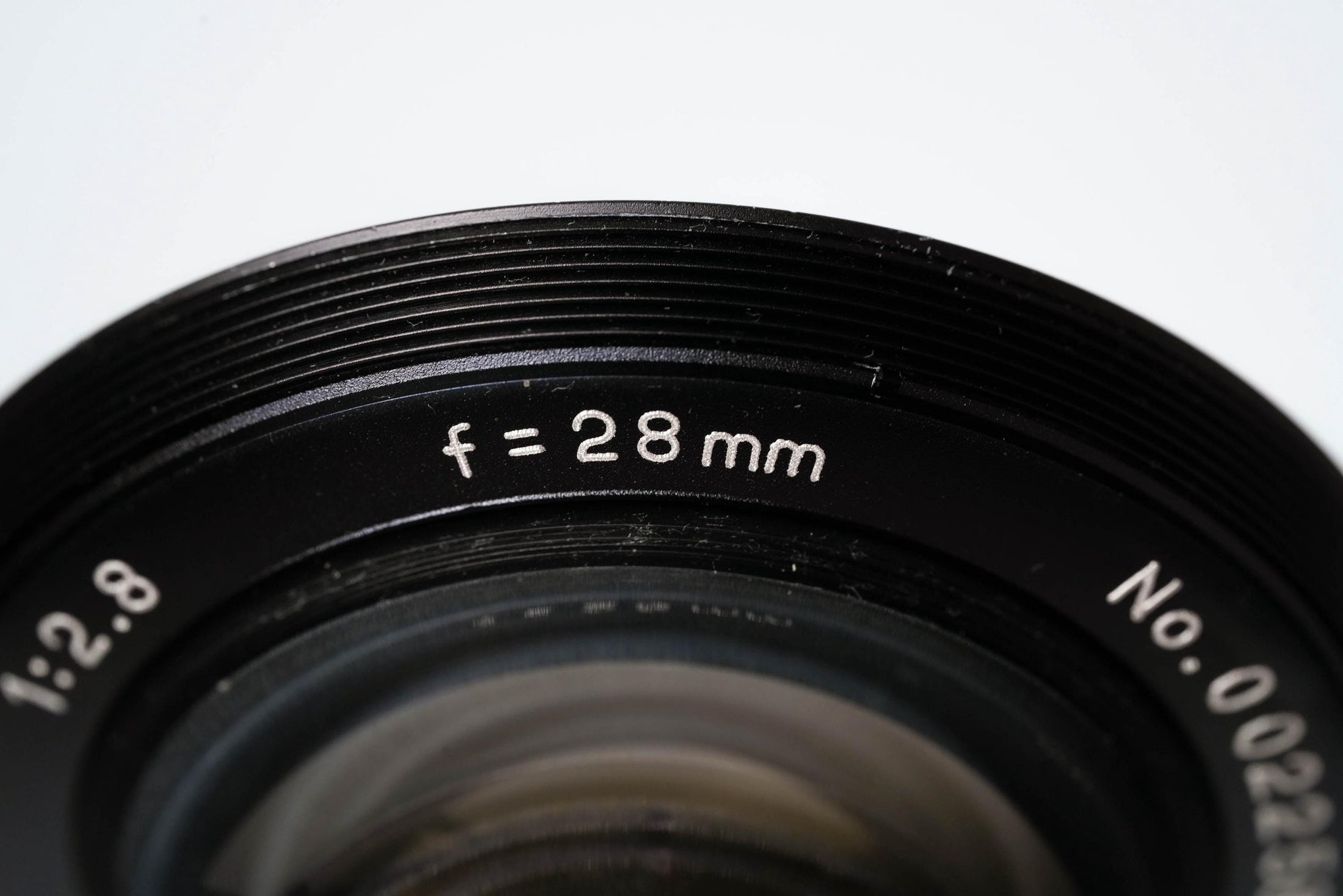 Pentor 28mm f/2.8 M42 – Compact Wide-Angle Lens with Classic Look