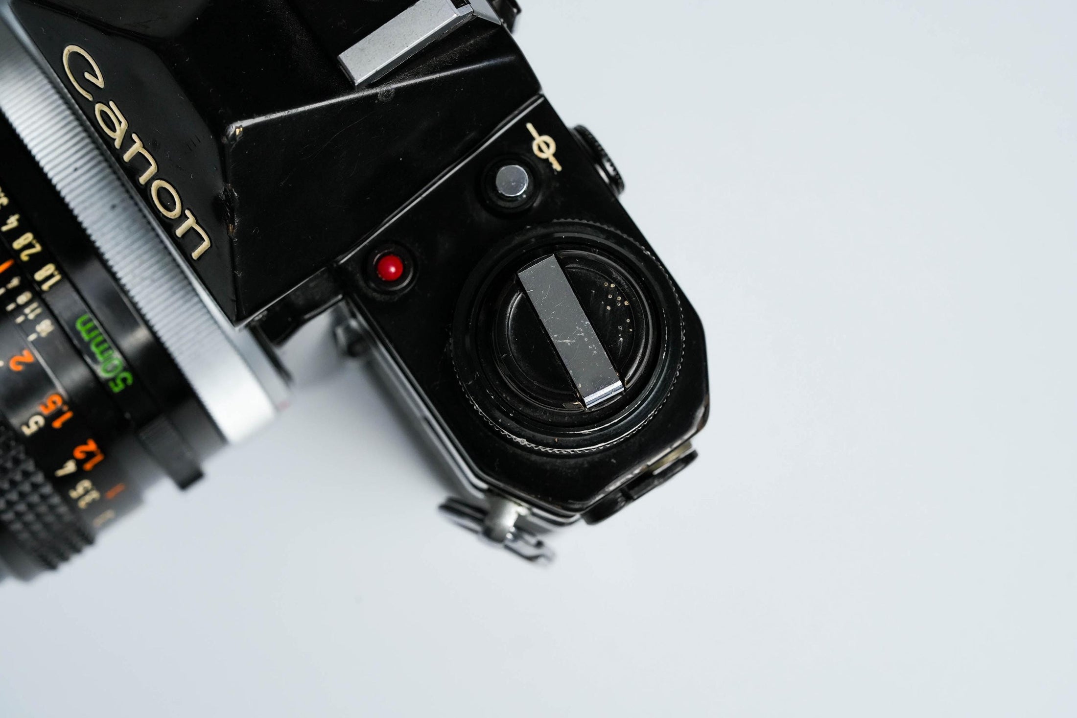 Canon EF + 50mm F1.8 SC + Free Kodak Gold – Vintage 35mm SLR | Fully working