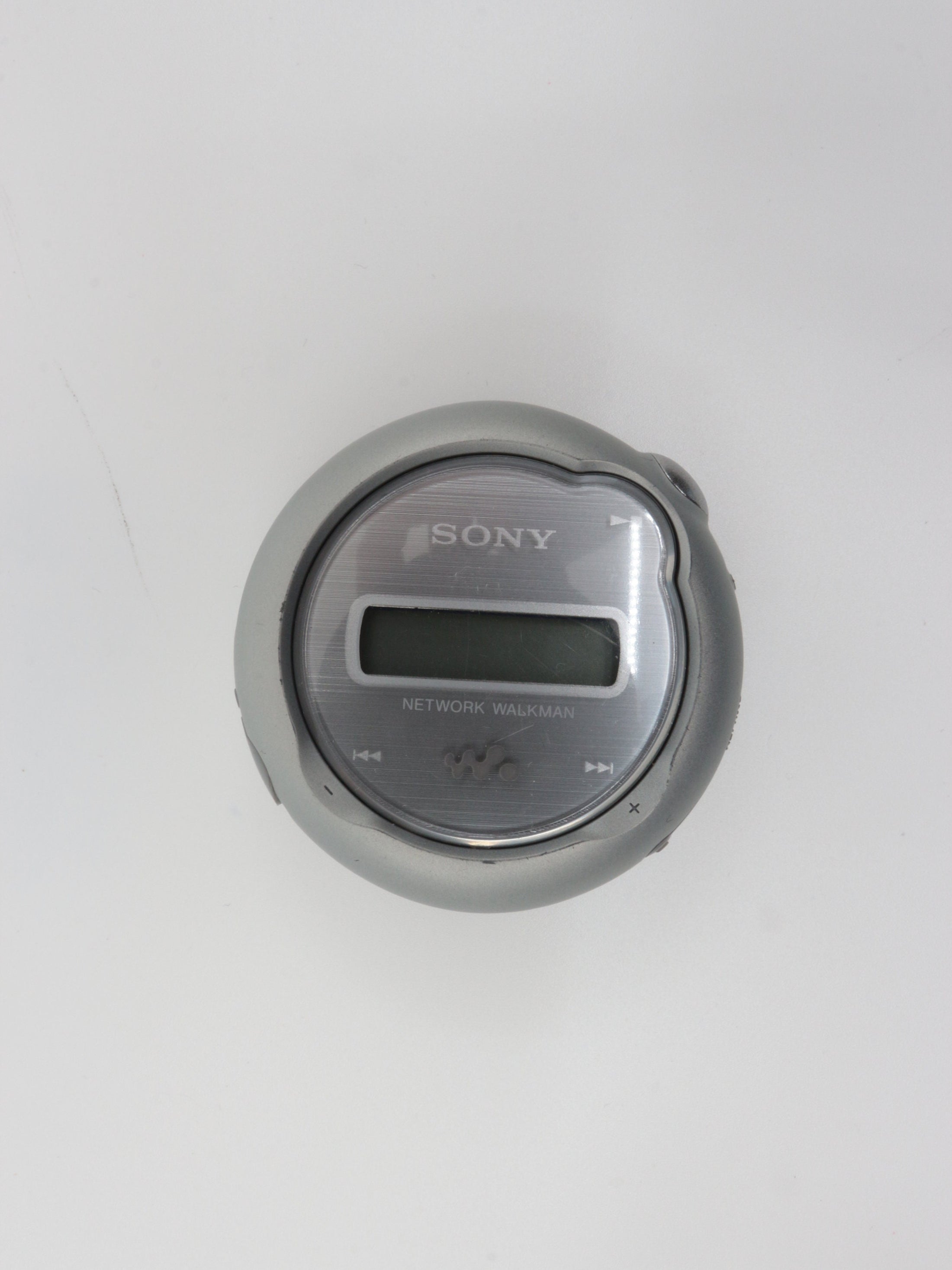 Sony NW-E107 Network Walkman | Sony mini mp-3 player | Digital music player | Vintage MP-3 player