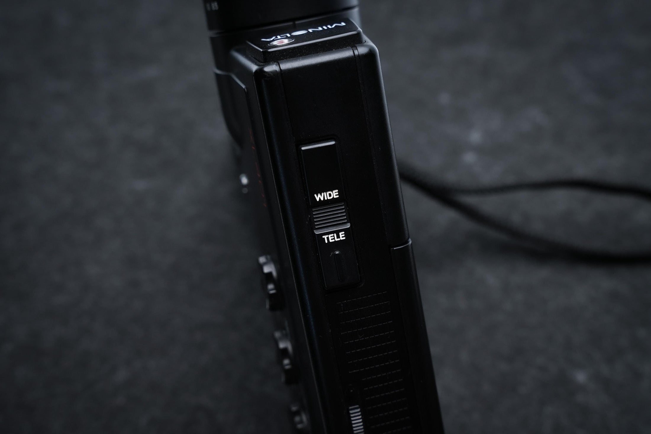 Minolta XL 401 Super 8 Camera uit 1978 – Zwart model met f/1.2 Rokkor-lens – voor creatieve filmmakers, reizigers en retroverzamelaars