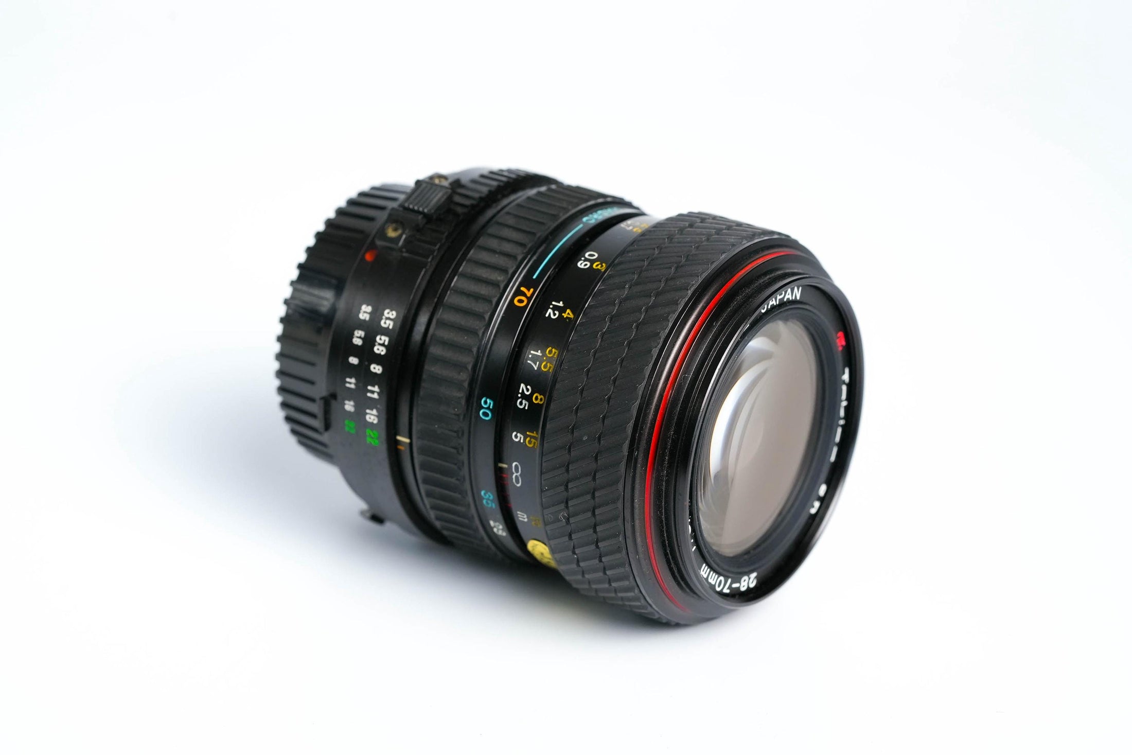 Tokina 28-70mm f3.5-4.5 (Minolta MD) – Versatile Vintage Zoom Lens