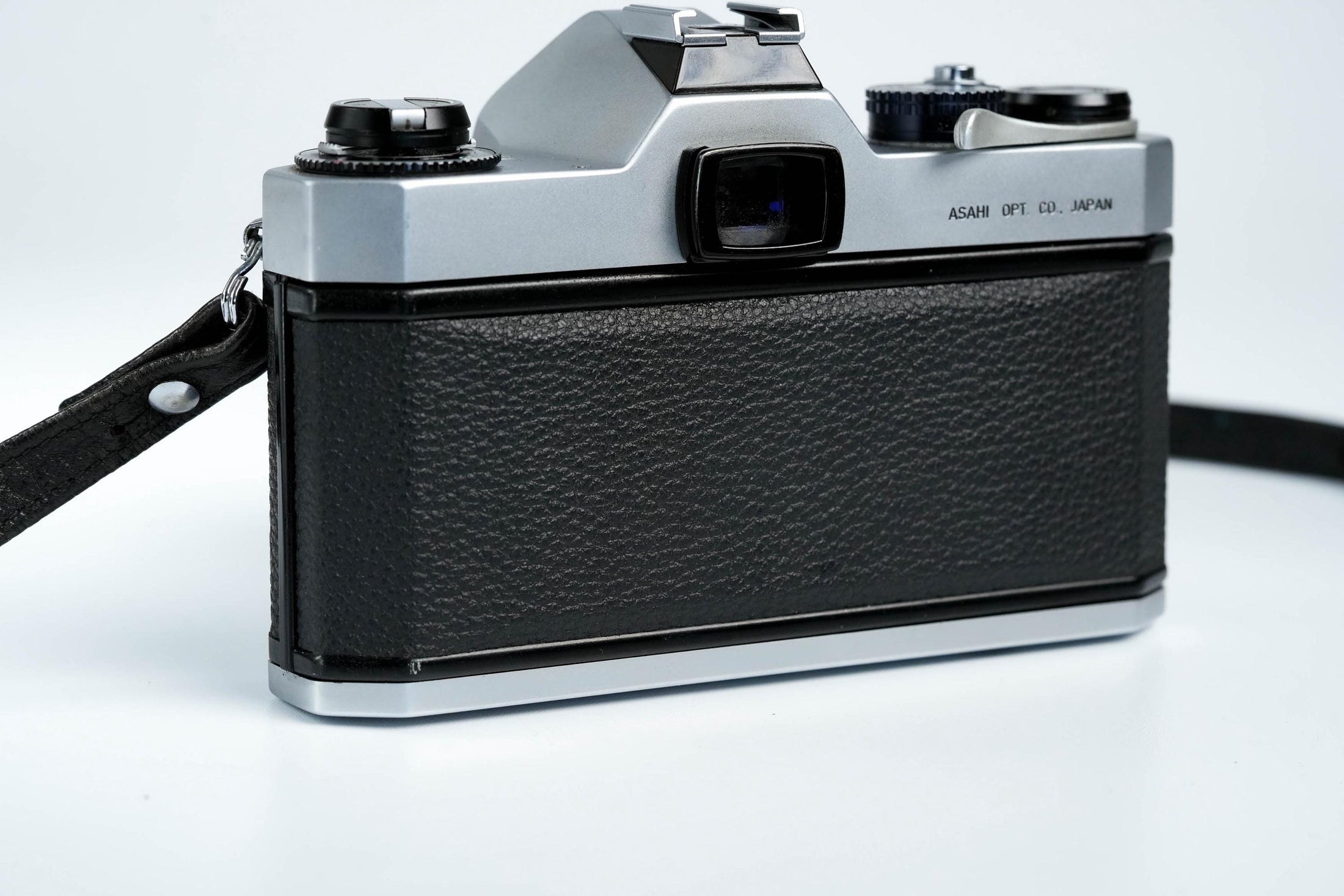Pentax Spotmatic F + SMC Takumar 55mm f/1.8 – Fully functional + free 35mm film
