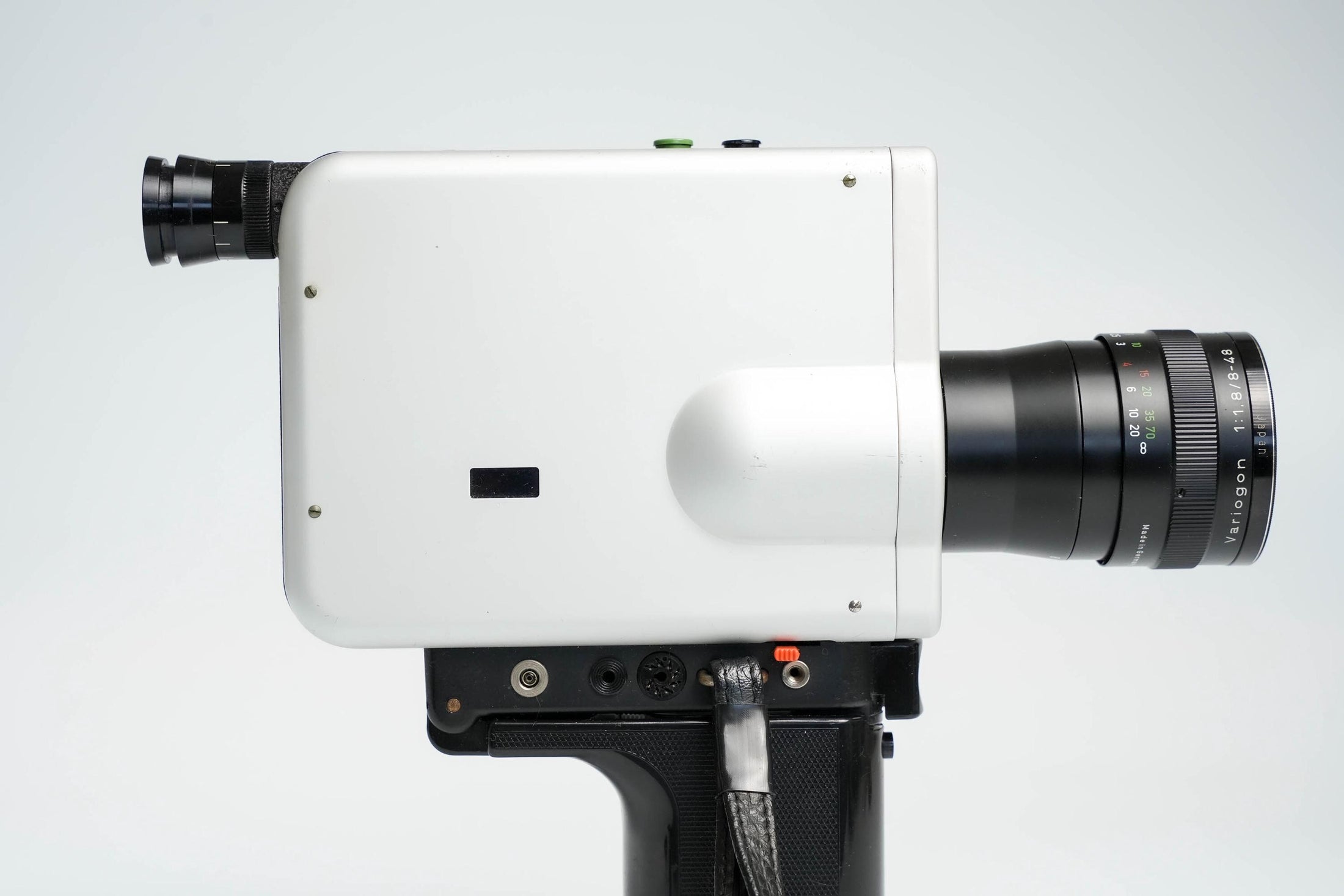 Nizo 481 Super 8 Film Camera – Vintage Bauhaus Design, Fully Functional