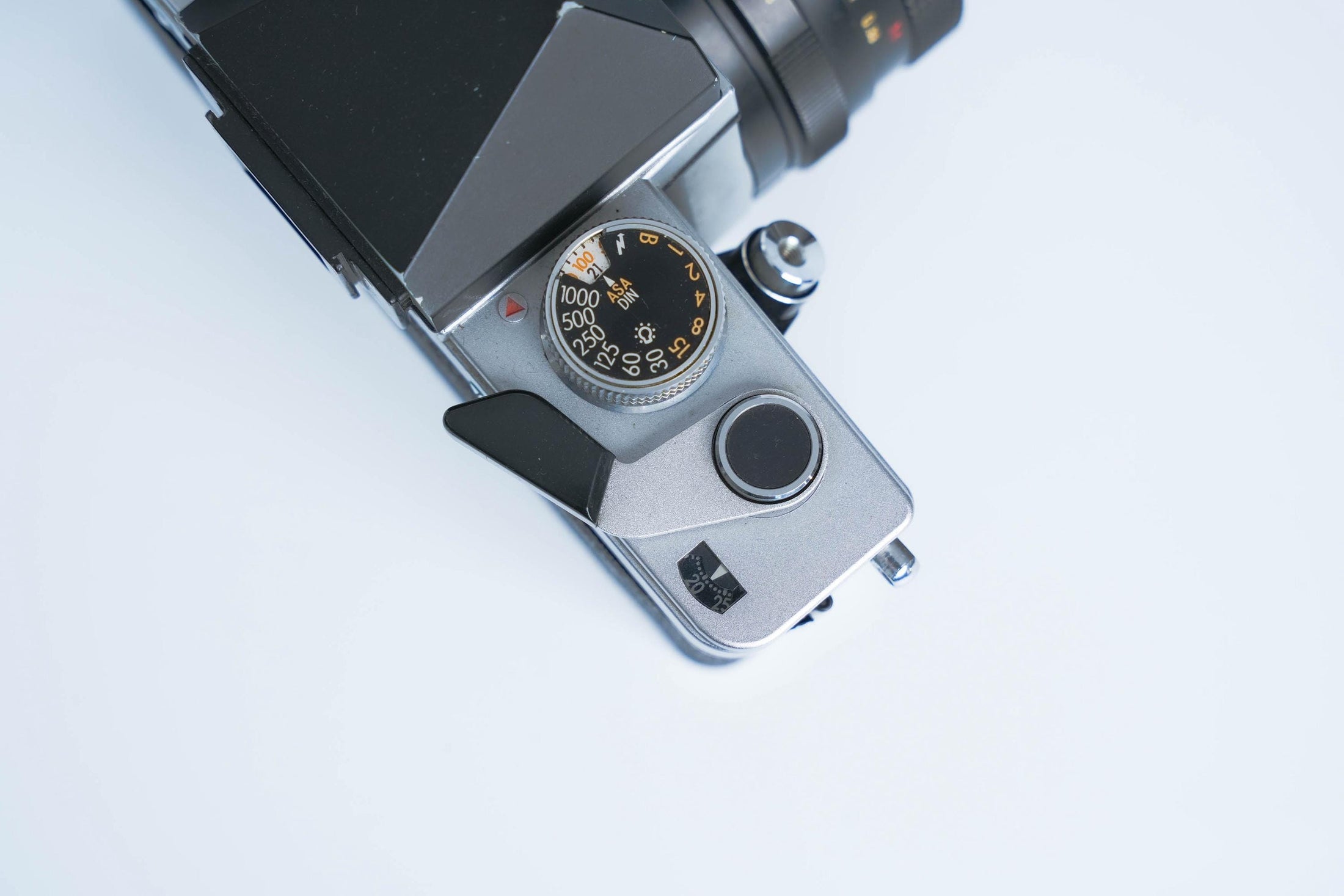 Praktica VLC 2 + Pentacon 50mm f/1.8 – Vintage 35mm SLR Camera | Fully Working