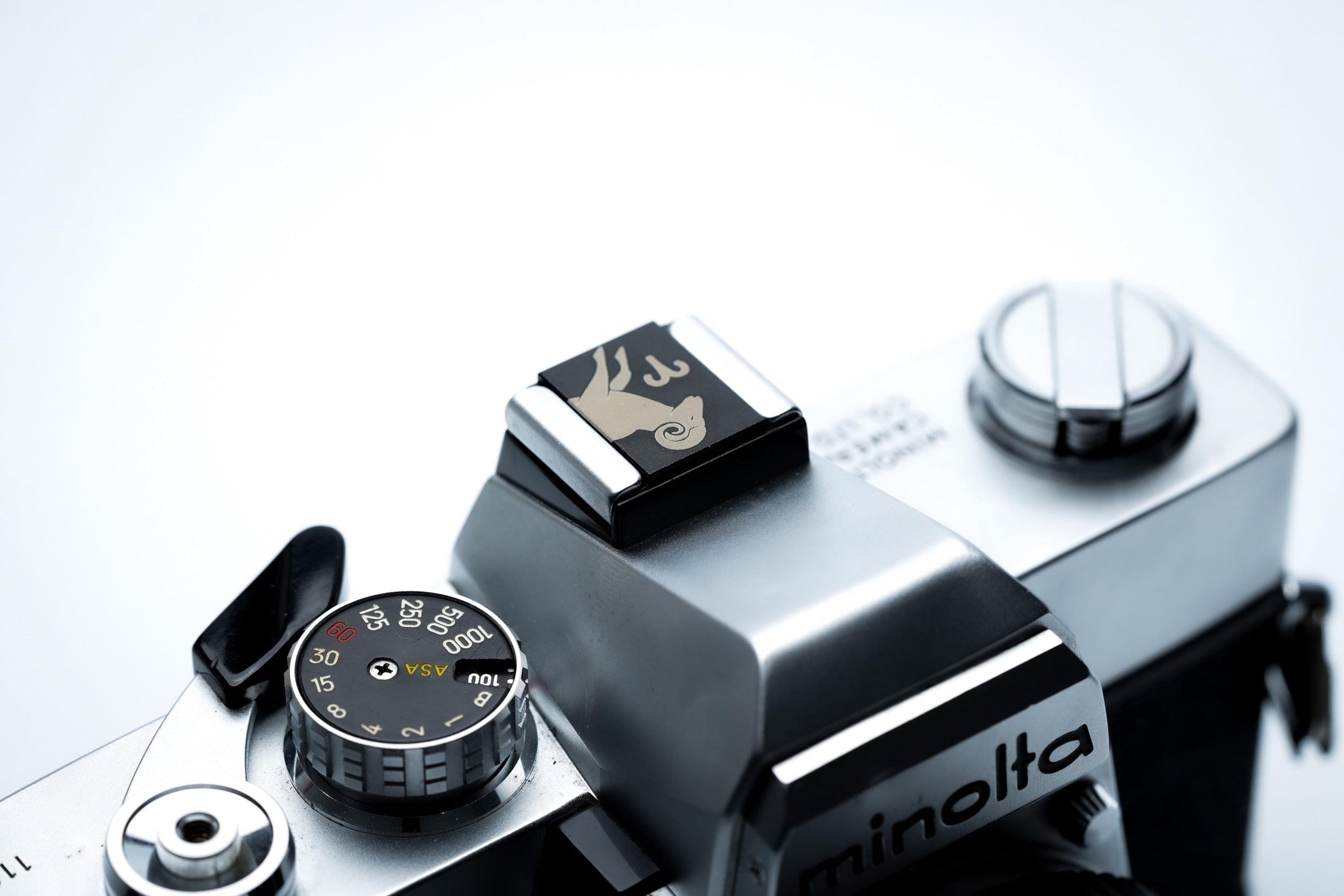 Hotshoe cover Ram sterrenbeeld – Aries symbool & gegraveerde ram – zwart aluminium flitsschoen cover voor Fujifilm X100VI, Sony, Canon