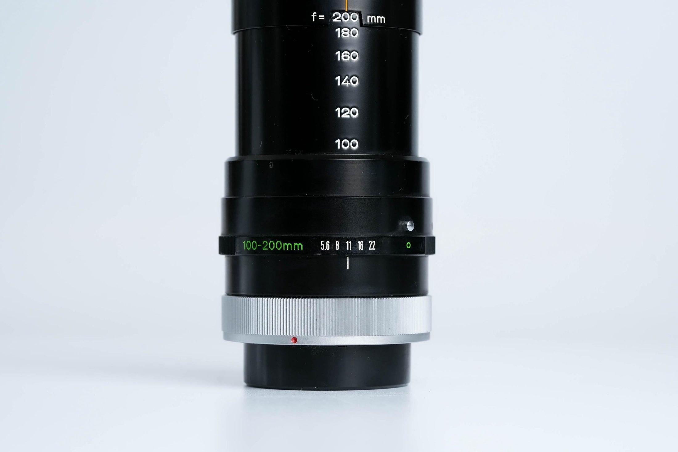 Canon FD 100-200mm f/5.6 S.C. Telezoom – Vintage Classic with Montreal 1976 Lens Hood