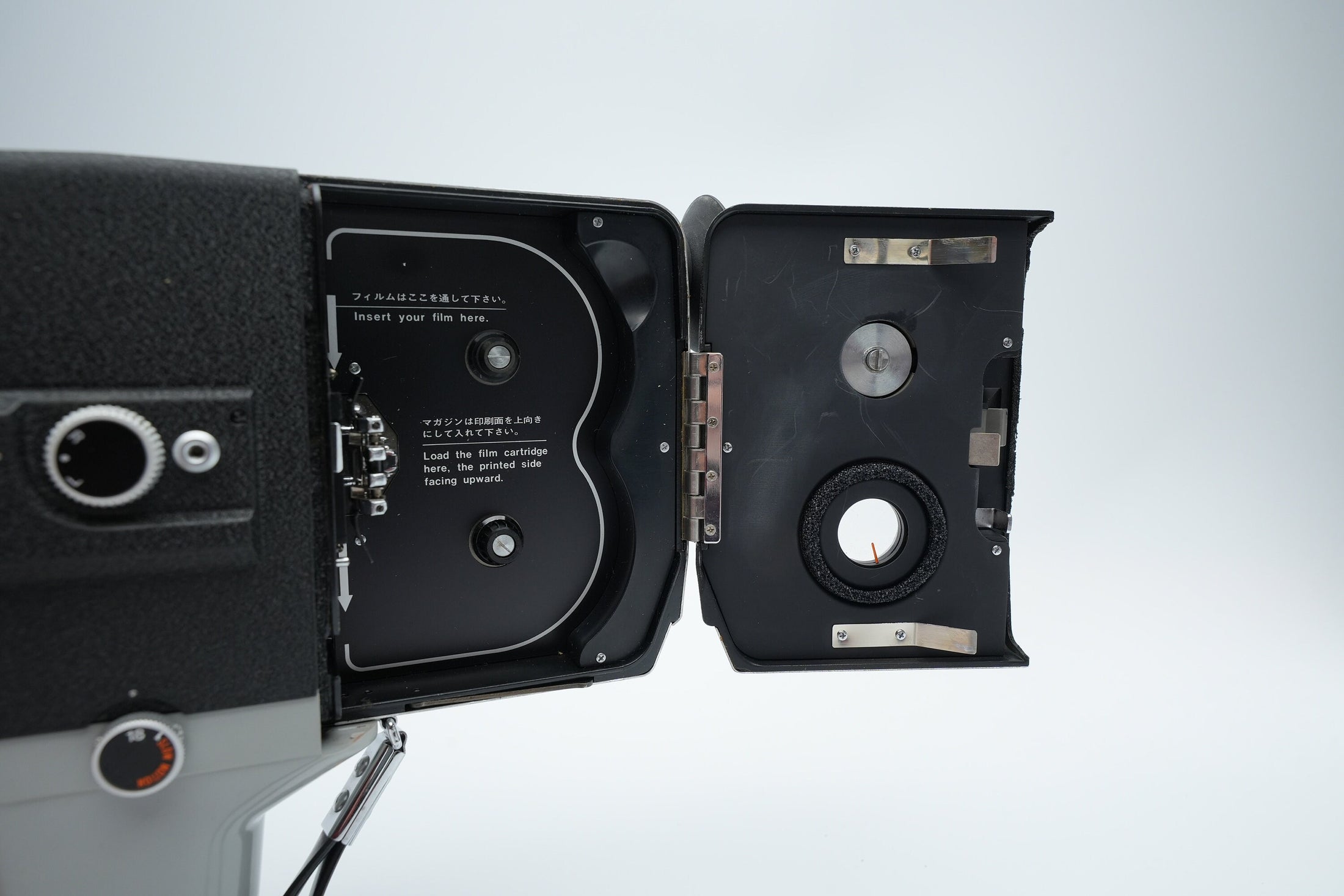 Canon Single 8 518 Vintage Film Camera - Rare Japanese Design from the 60s for Authentic Film Recordings