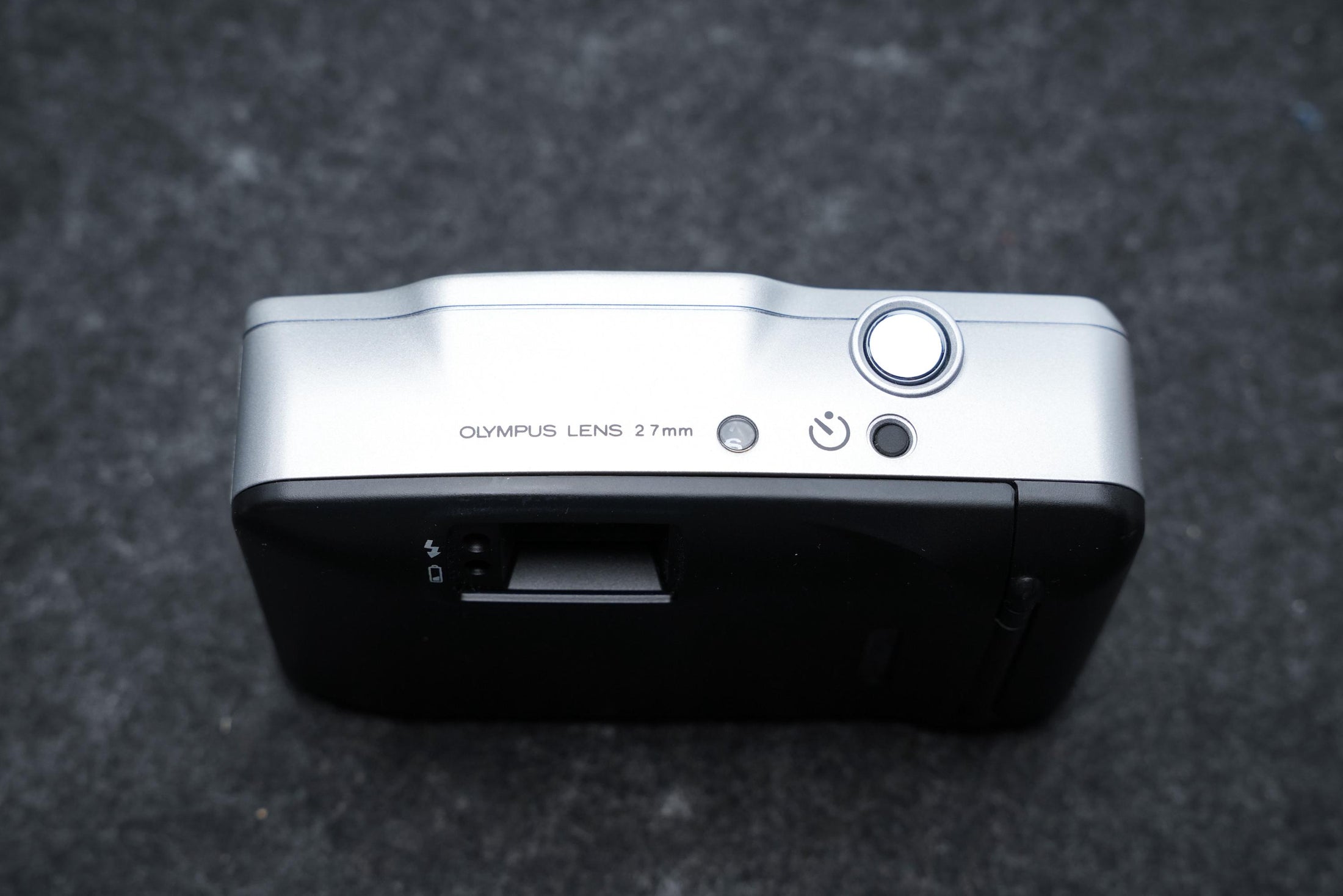 Olympus Trip XB401 + Gratis 35mm film – 35mm compact camera – 2000 – nieuw in doos, old stock, getest