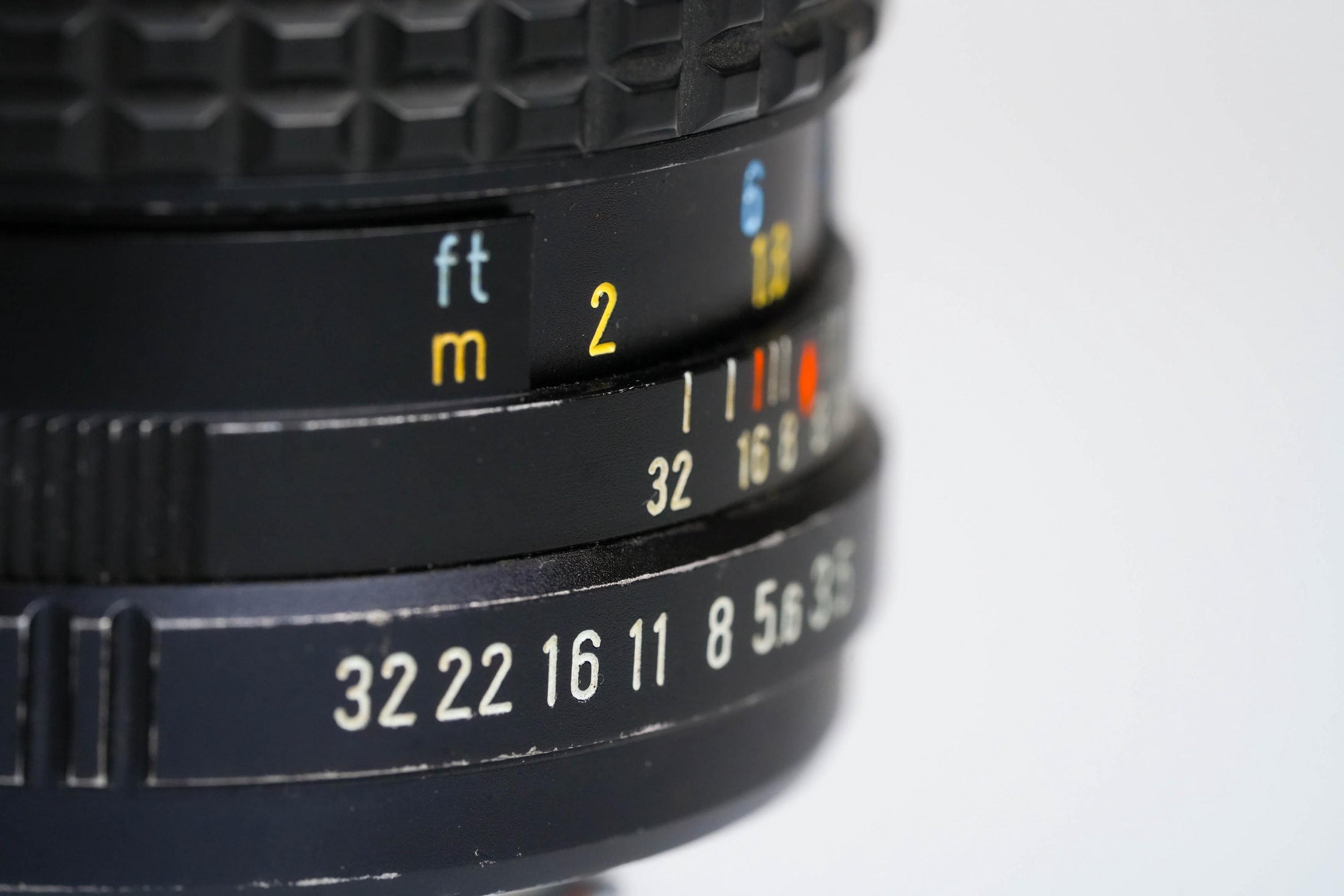 Pentax-M 135mm f3.5 – Compact Telephoto Lens with Character