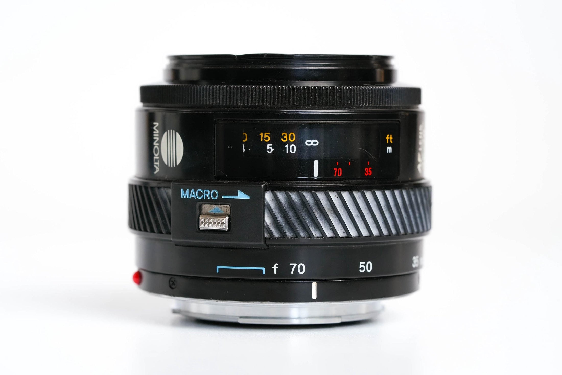 Minolta 35-70mm f/4 AF Zoom Lens – Compact and Versatile Classic