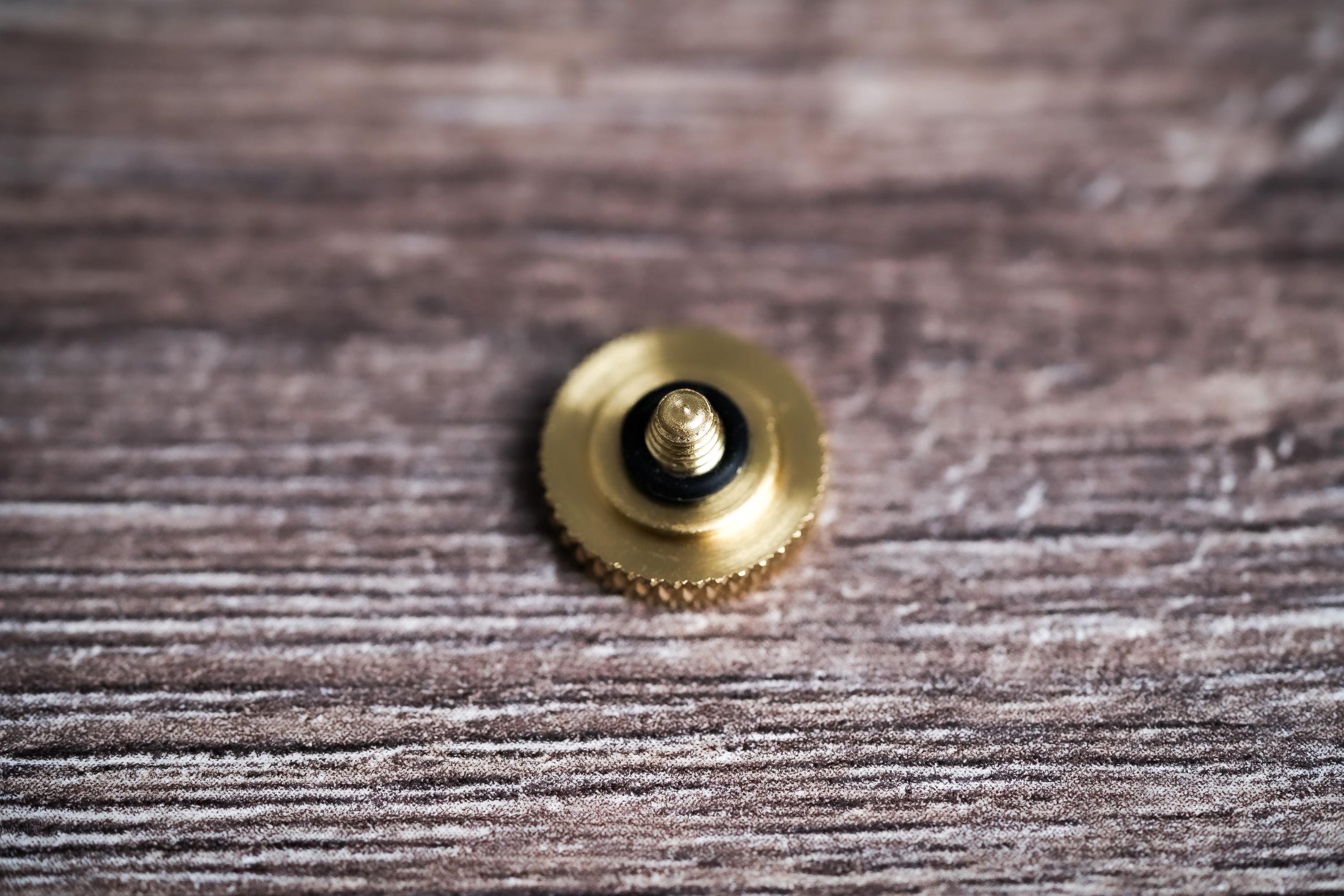 Ontspanknop sterrenbeeld Ram – Aries symbool – licht messing – gelaserd & handgemaakt