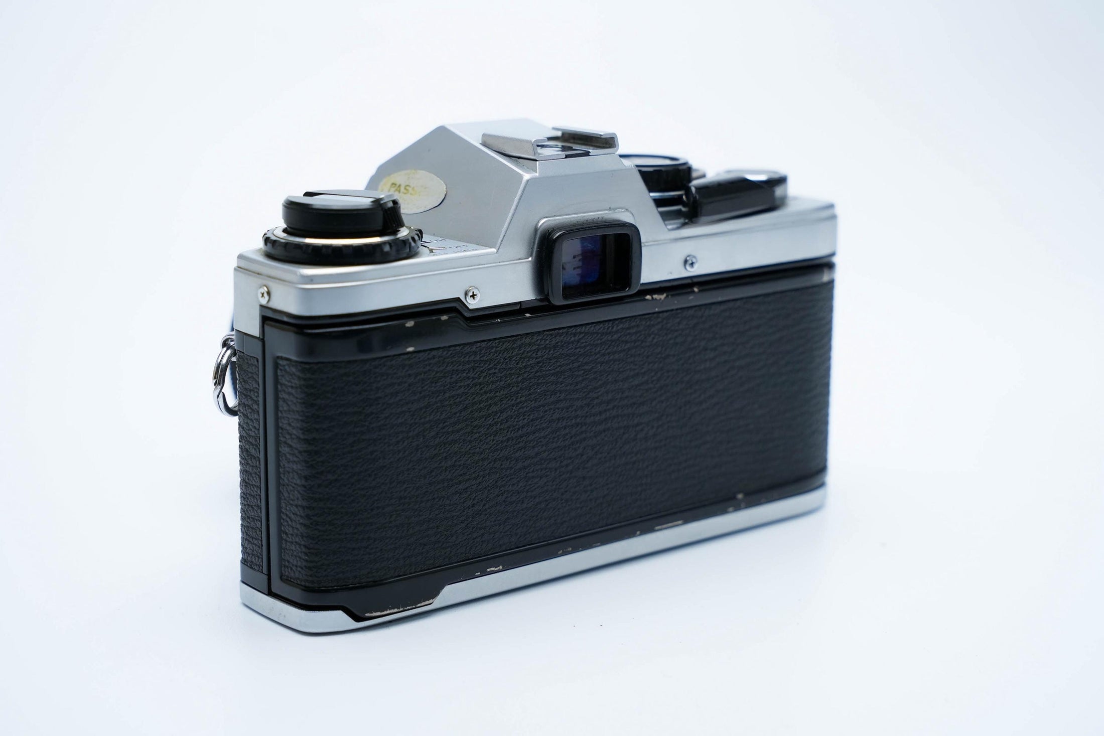Olympus OM-10 – Zuiko 50mm f/1.8 + Free Kodak Gold 35mm Film
