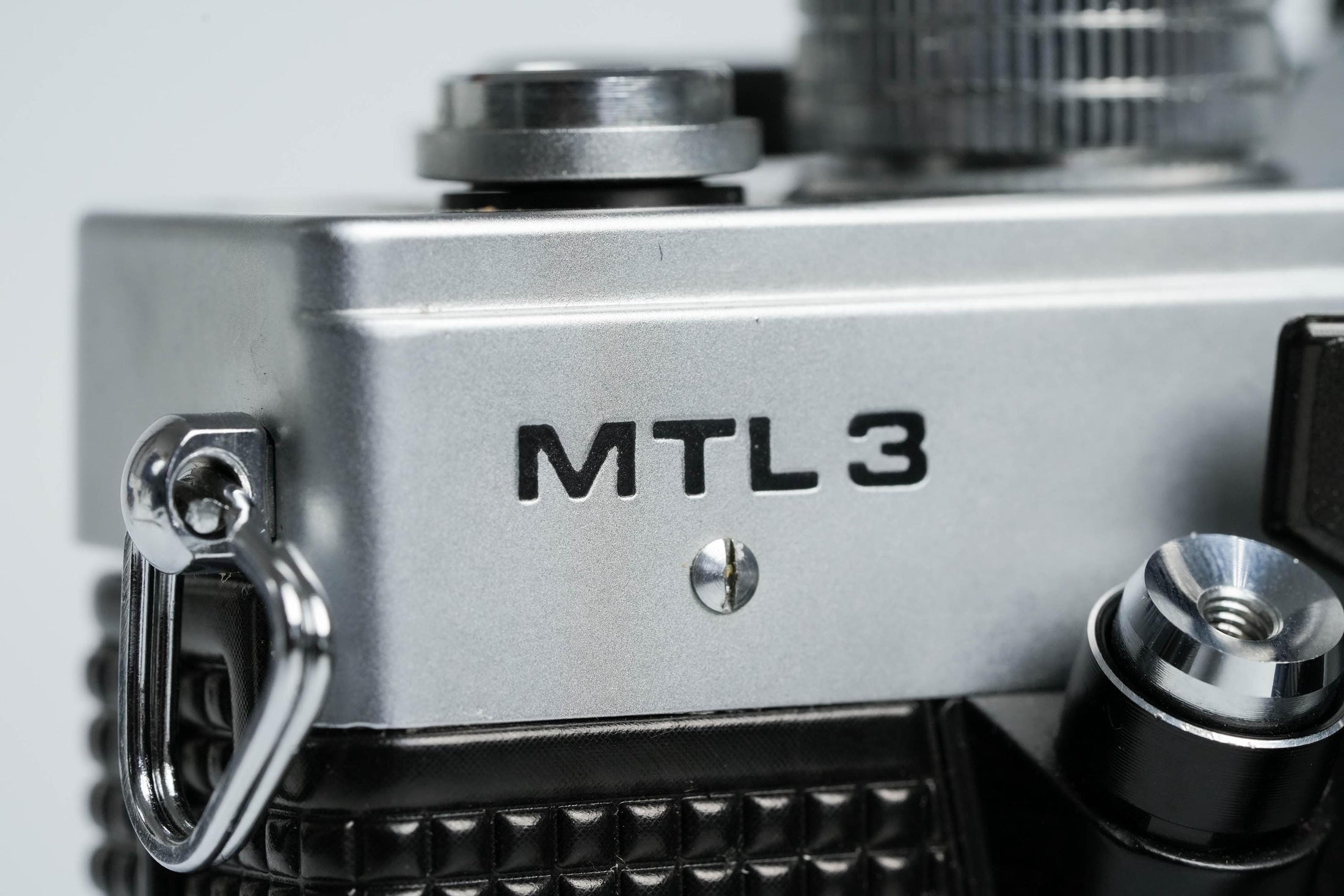 Praktica MTL 3 + Pentacon 50mm f/1.8 – Classic East German SLR with sharp prime lens