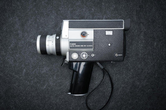 Canon Auto Zoom 518 SV Super 8 Camera uit 1971 – Zilver met zwart - ideaal voor filmkunstenaars, retrovideografen en verzamelaars