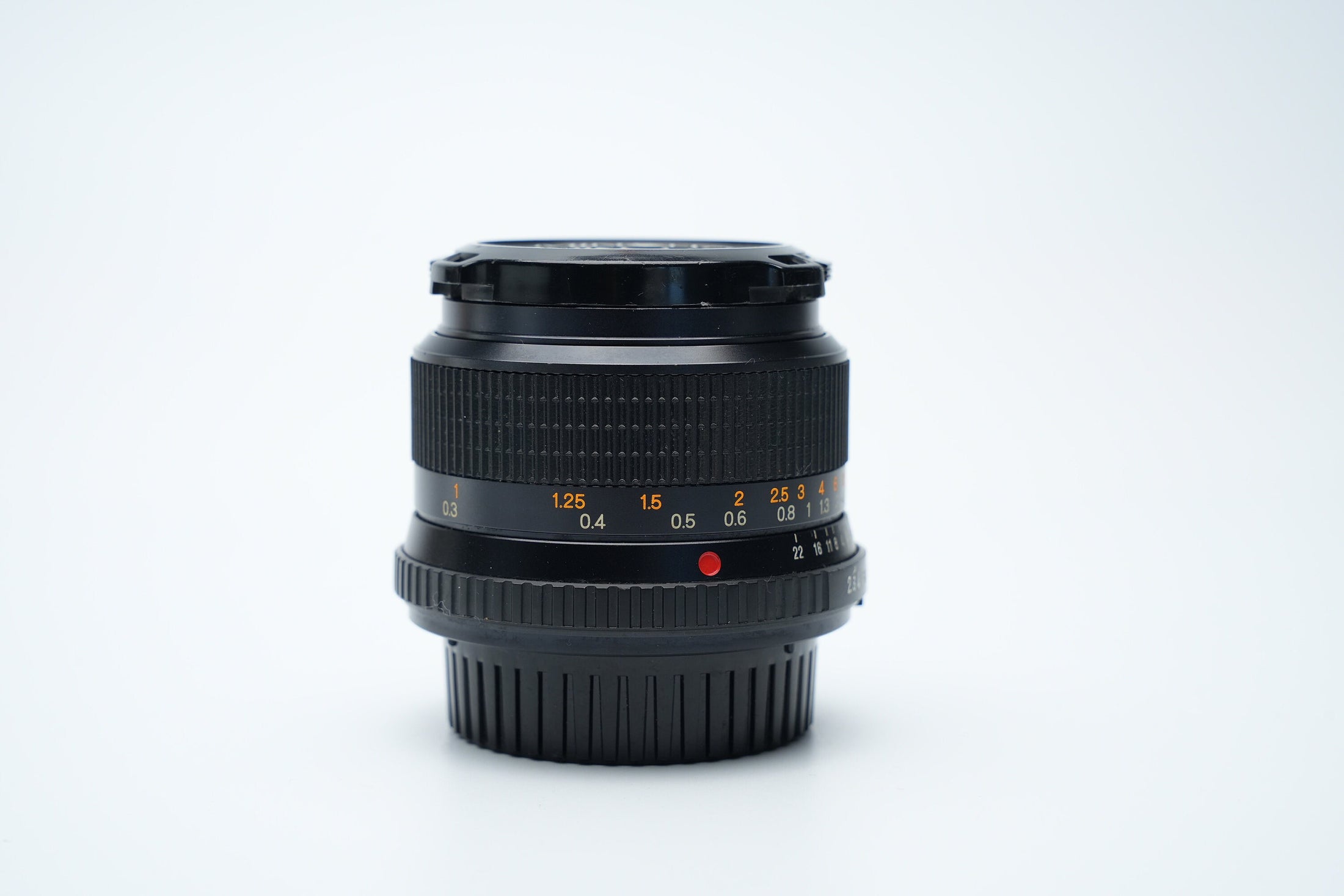 Minolta MD W.Rokkor 28mm f/2.8 Vintage Wide-Angle Lens – Ideal for Landscape and Street Photography