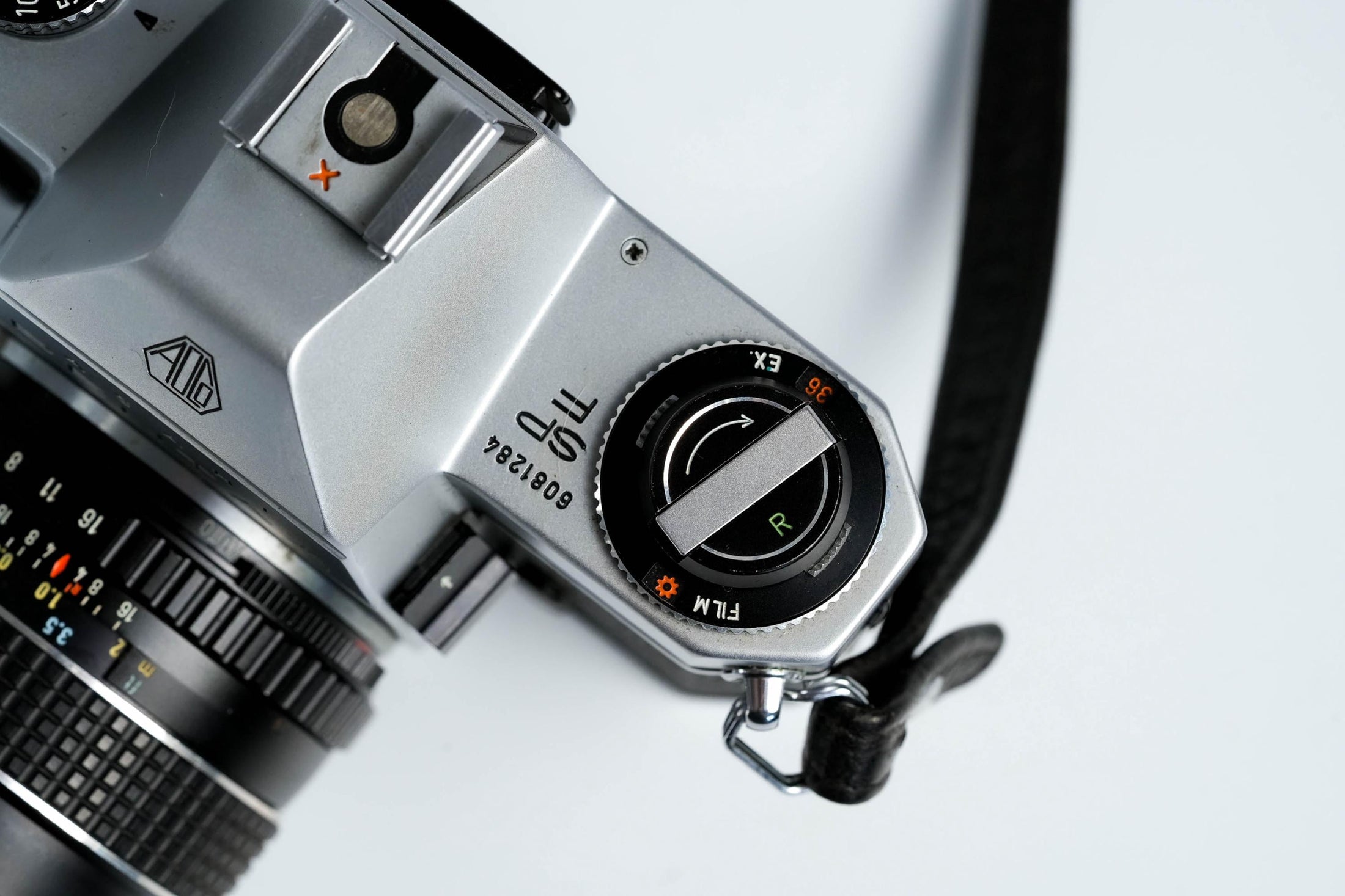 Pentax Spotmatic F + SMC Takumar 55mm f/1.8 – Fully functional + free 35mm film