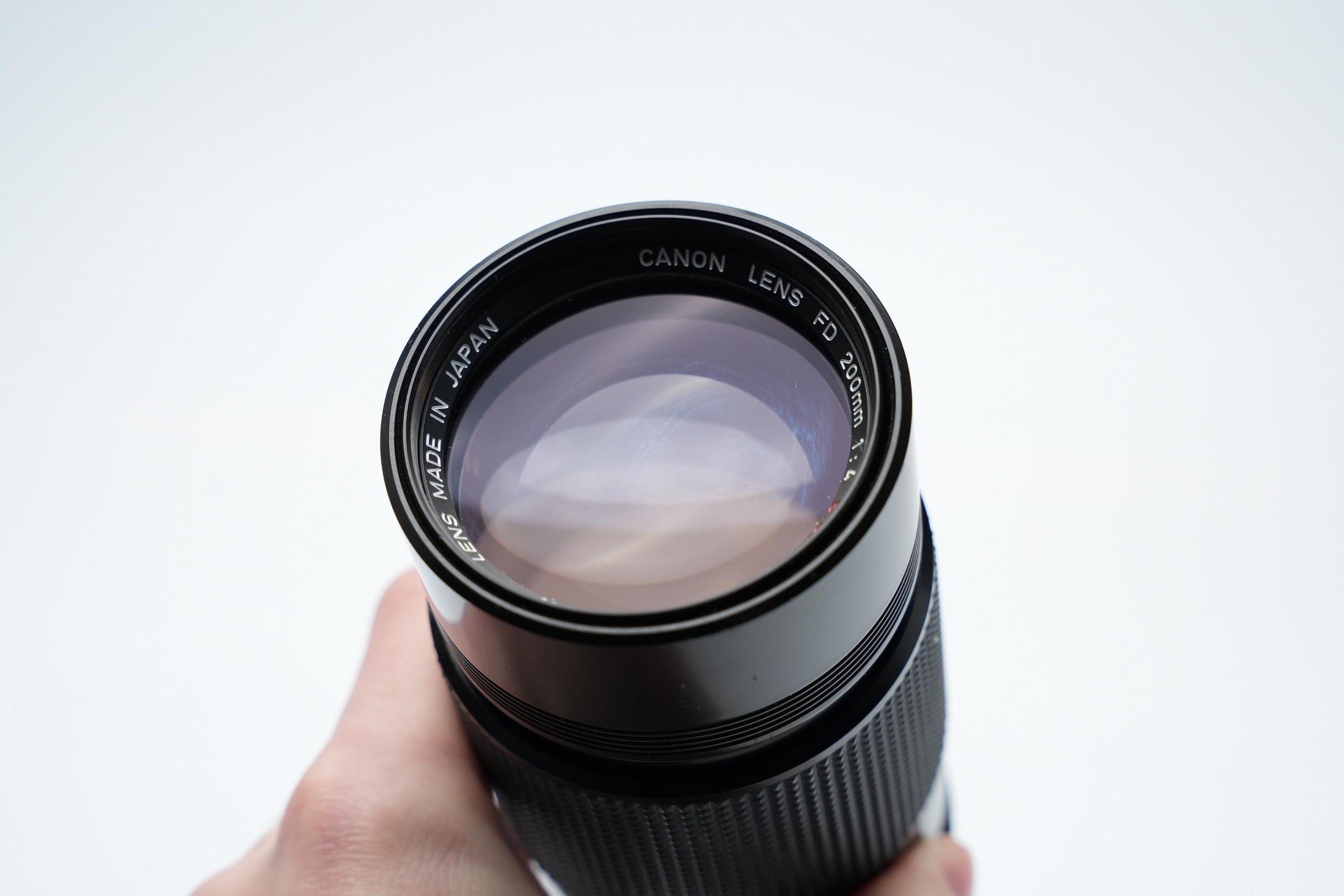 Canon FD 200mm f/4 S.S.C. Telelens - Iconic Optics with Cleaning Potential