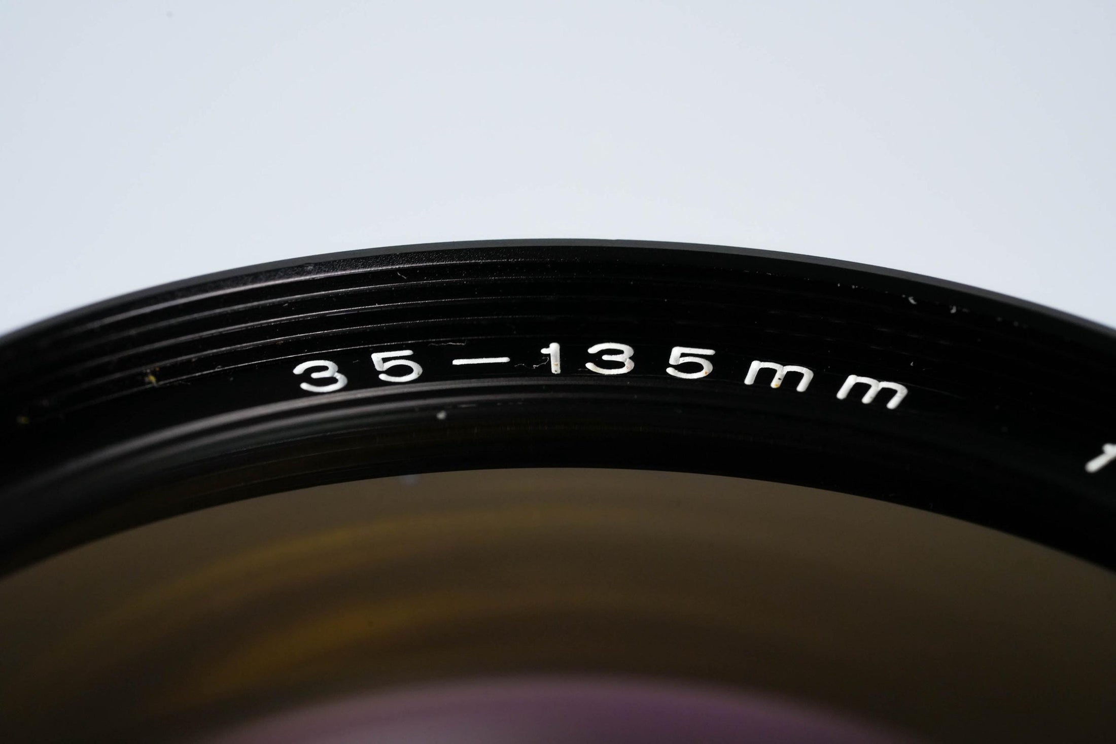 Tokina RMC 35-135mm f4-4.5 (OM-mount) – Vintage Allround Zoomlens
