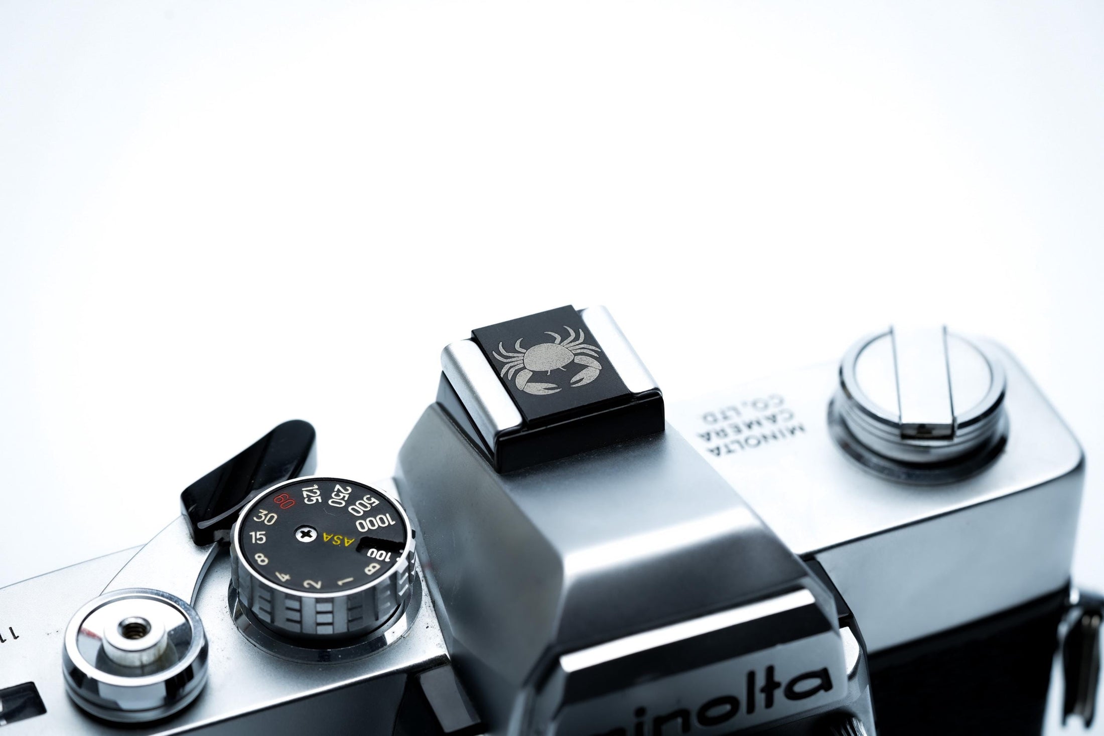 Hotshoe cover krabdesign – zwart aluminium – compatibel met Fujifilm X100VI & Leica M by Unseend