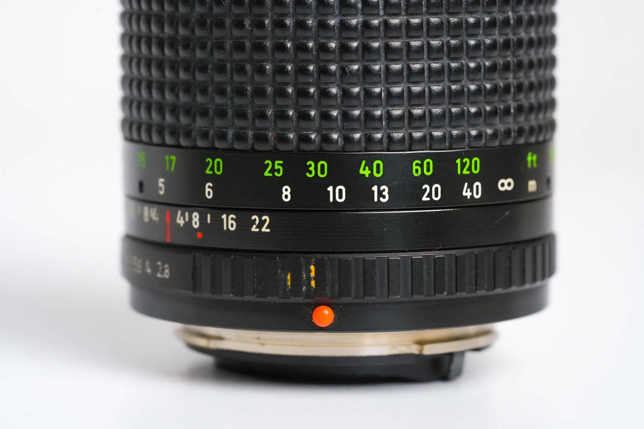 Pentacon Prakticar 135mm f/2.8 – Classic Telephoto Lens with Minolta Mount