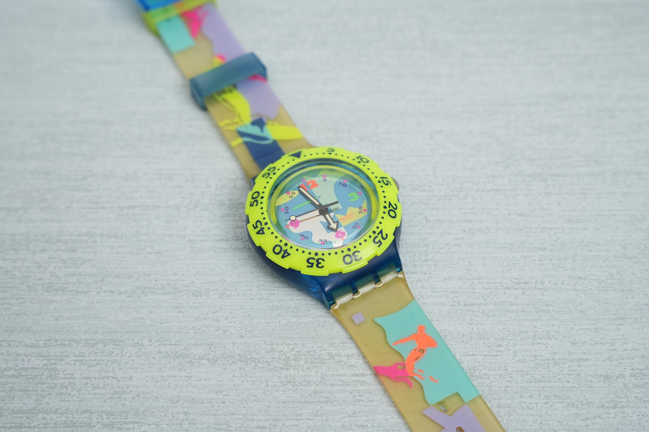 Swatch Scuba 200 "Over the Wave" SDN105 - Unseend